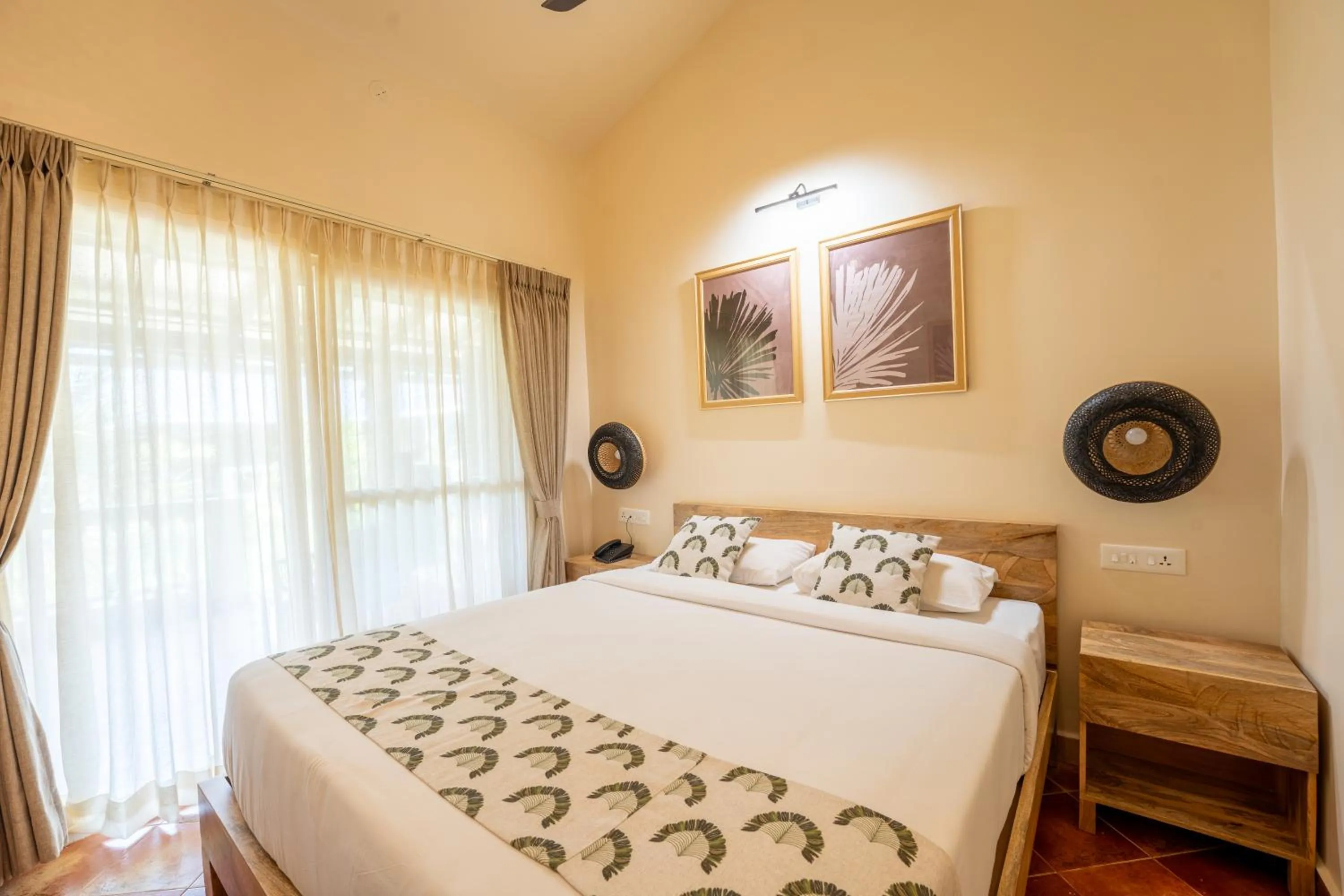 Bedroom, Bed in C Roque Beach Resort