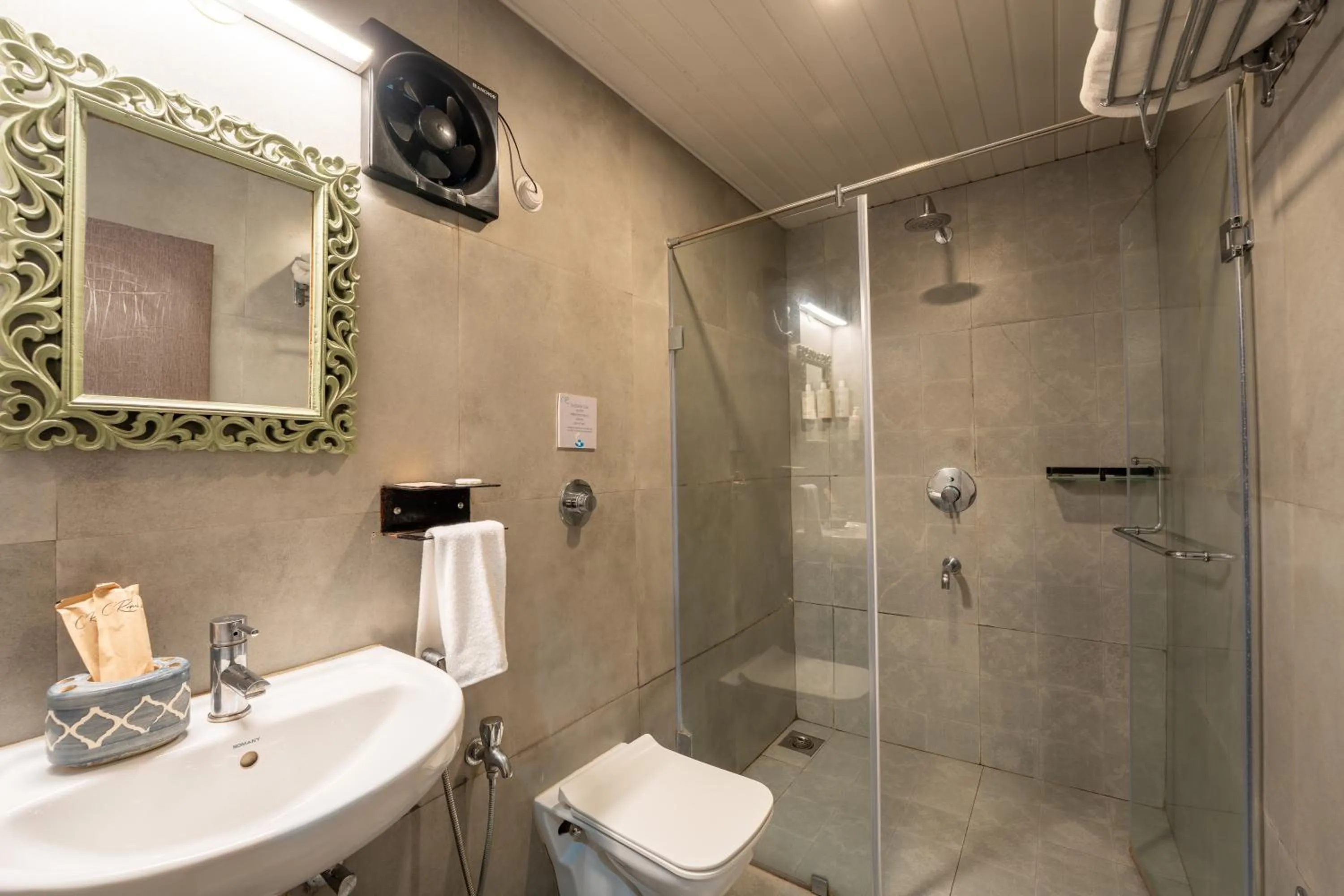 Bathroom in C Roque Beach Resort