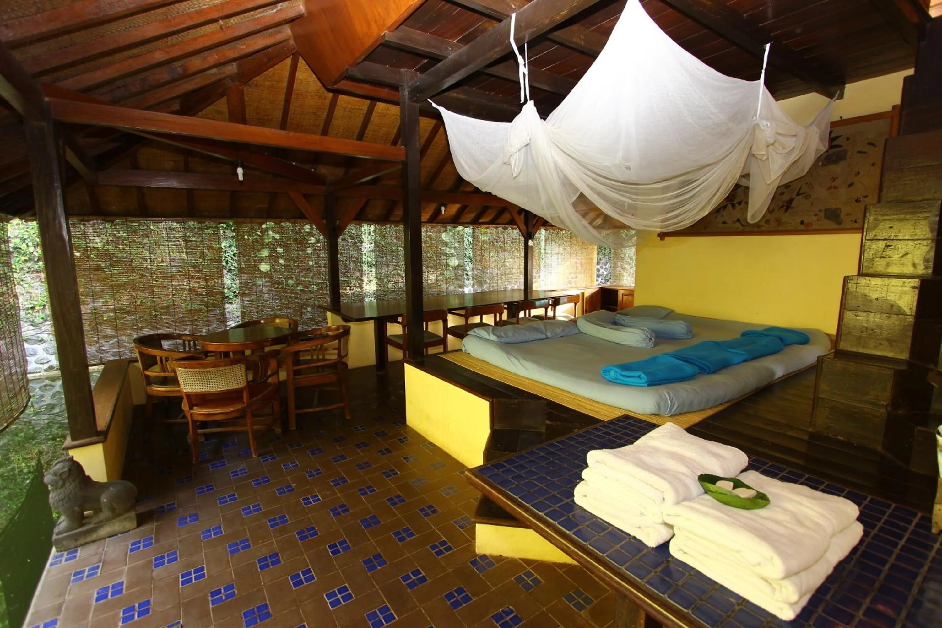 Communal lounge/ TV room in Ecolodge Seloliman