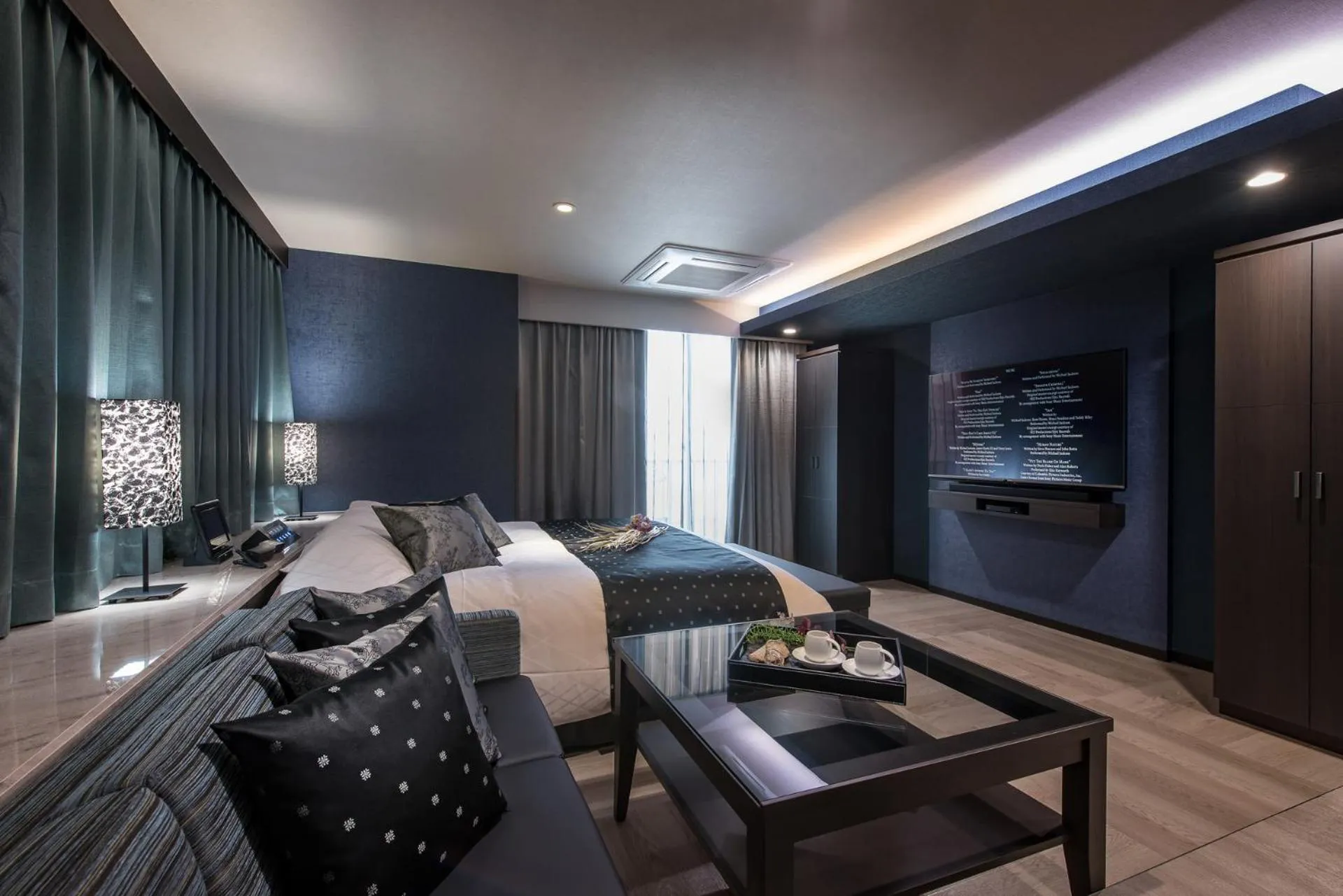 Bed in HOTEL C. KOKURA-BAY (Love Hotel)