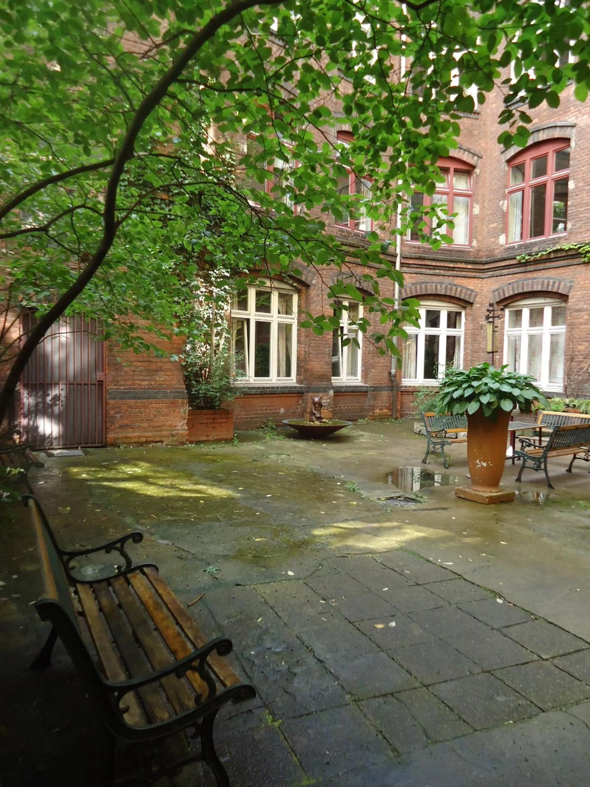 Patio in Die Fabrik - Hostel