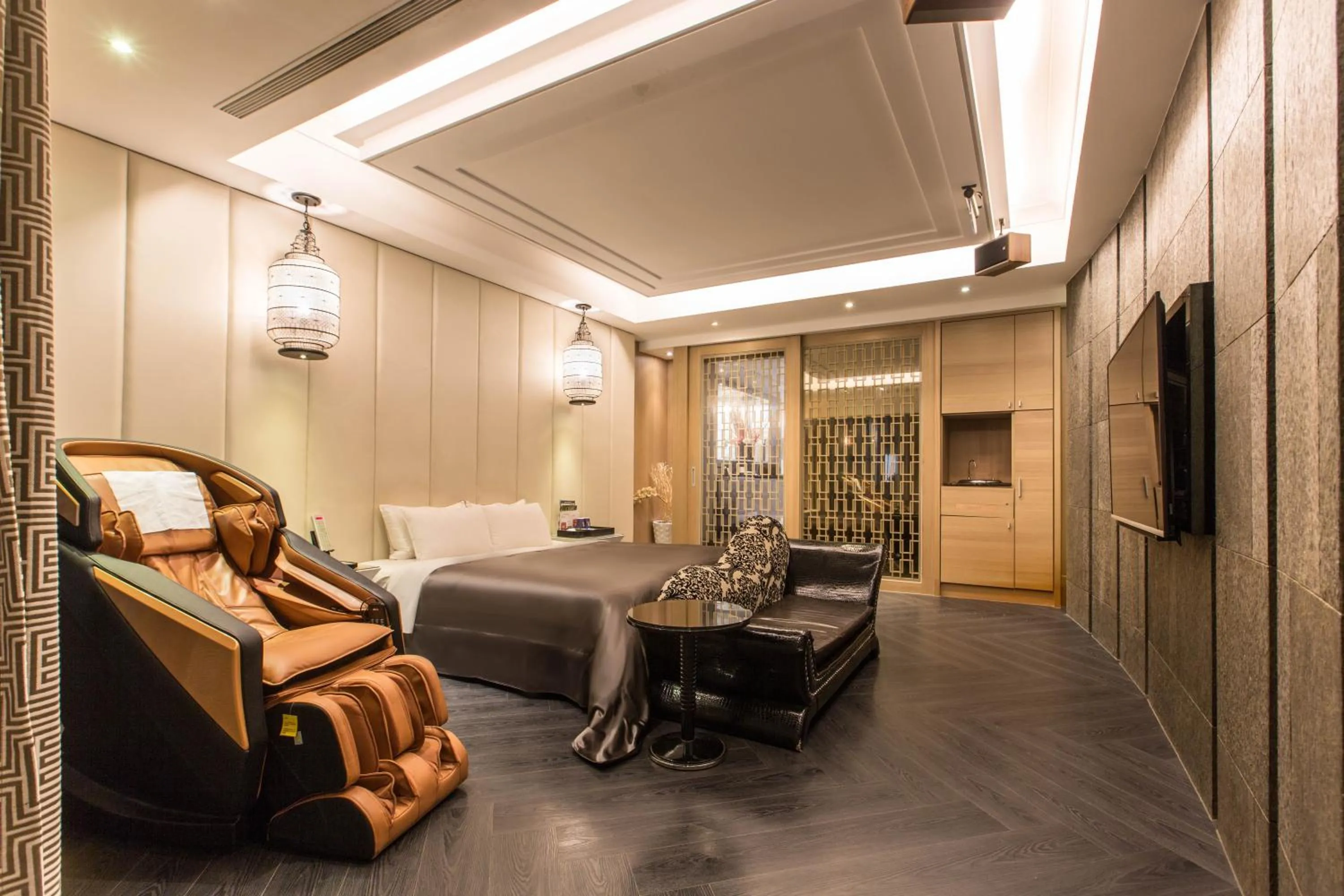 Photo of the whole room, Bed in Feng Cai Motel