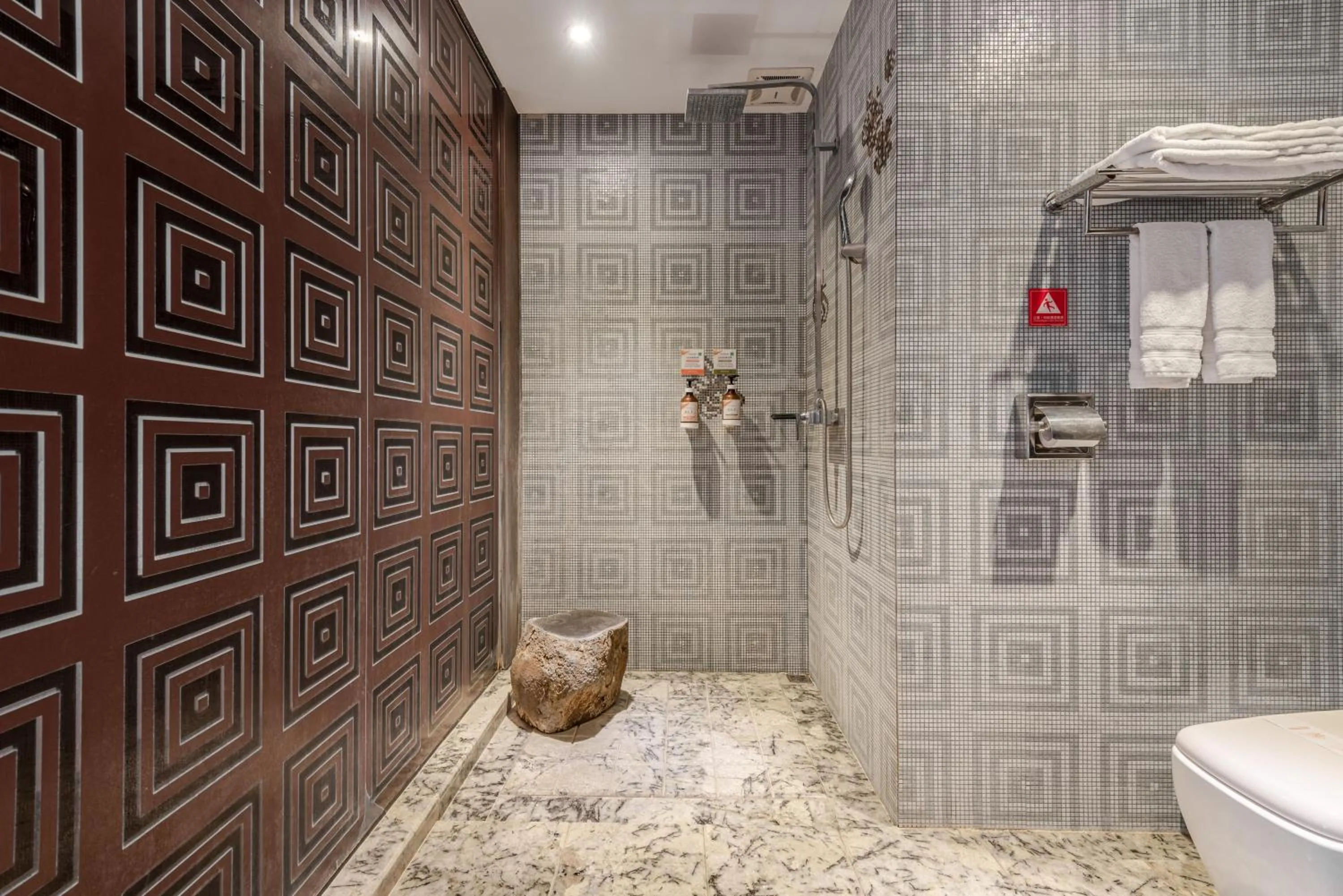 Shower in Region Motel