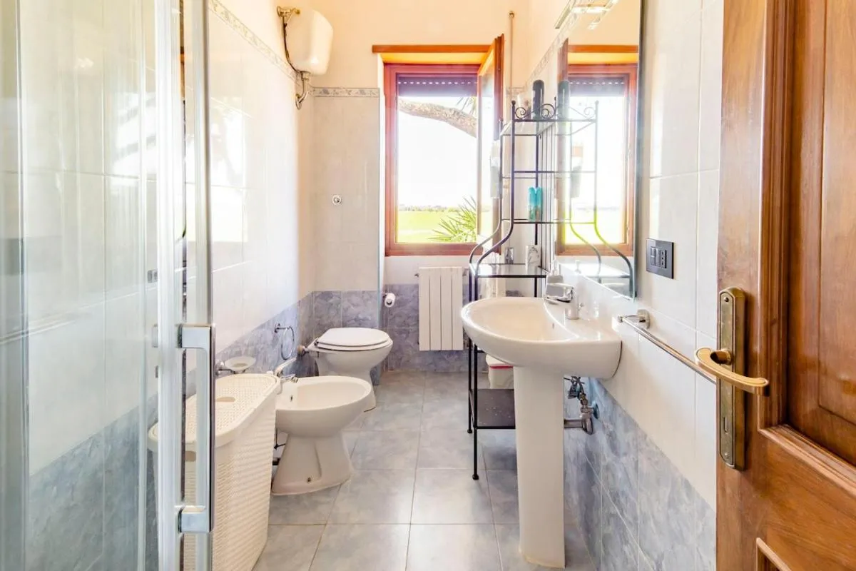 Shower in Le Anfore
