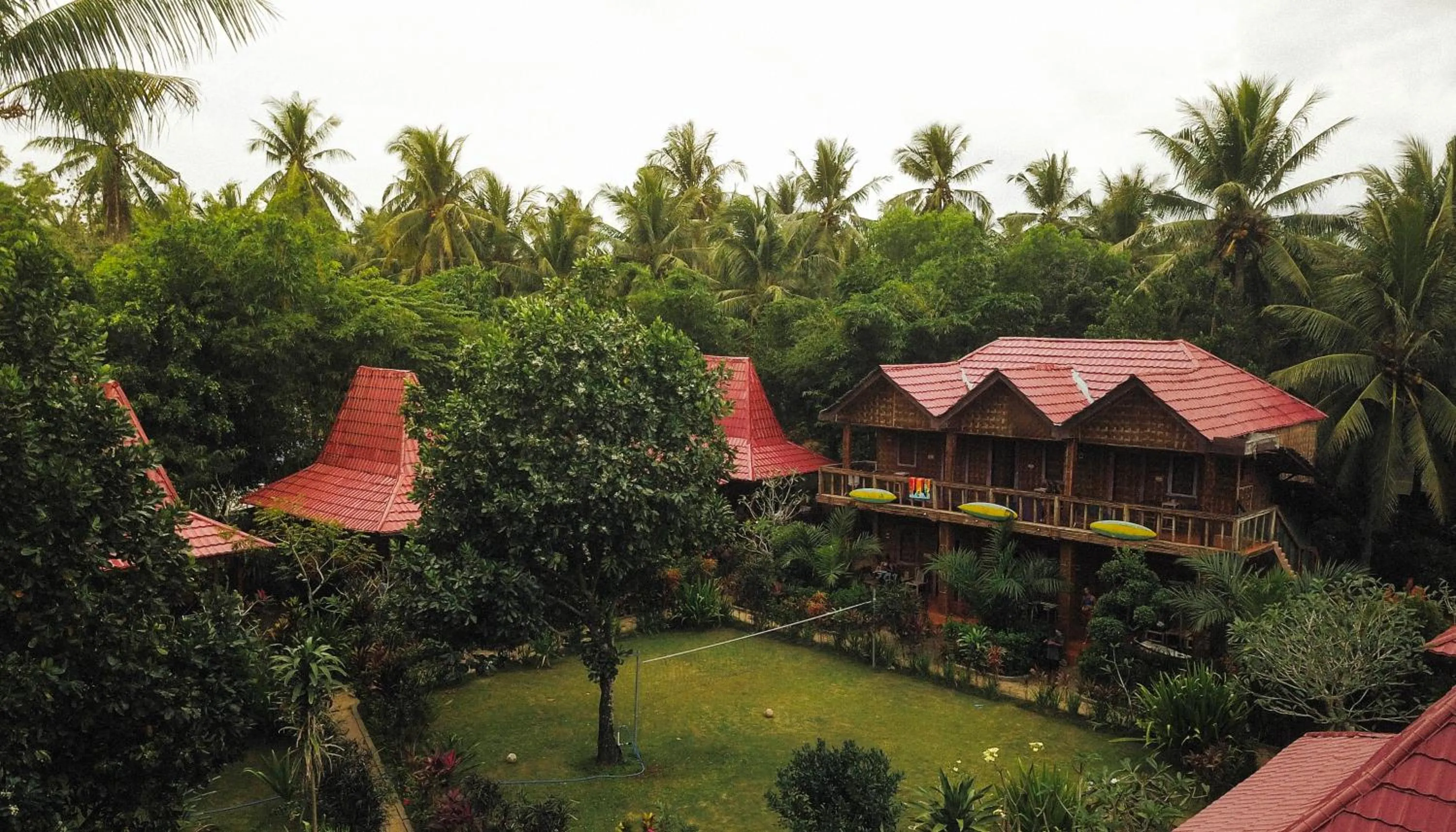 Garden view in Mojosurf Camp Red Island