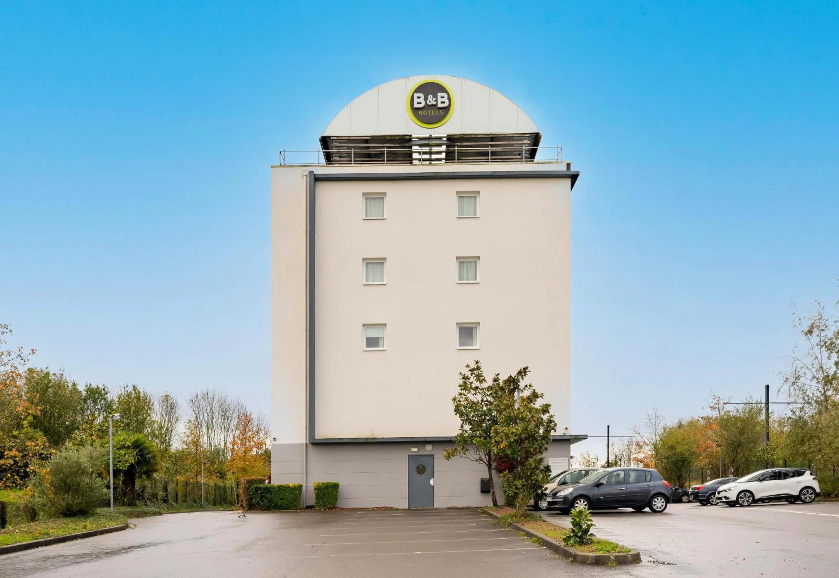 Property building in B&B HOTEL Valenciennes Marly