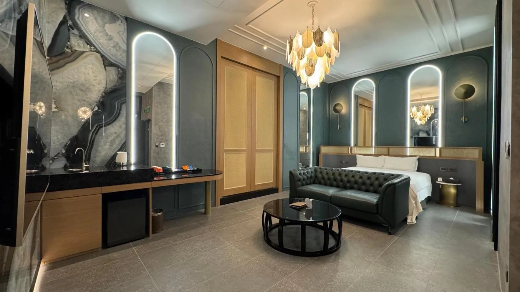 Photo of the whole room, Bed in Ease Motel