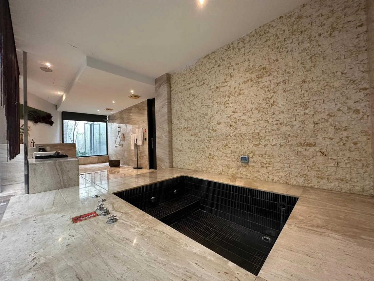 Bathroom in Ease Motel