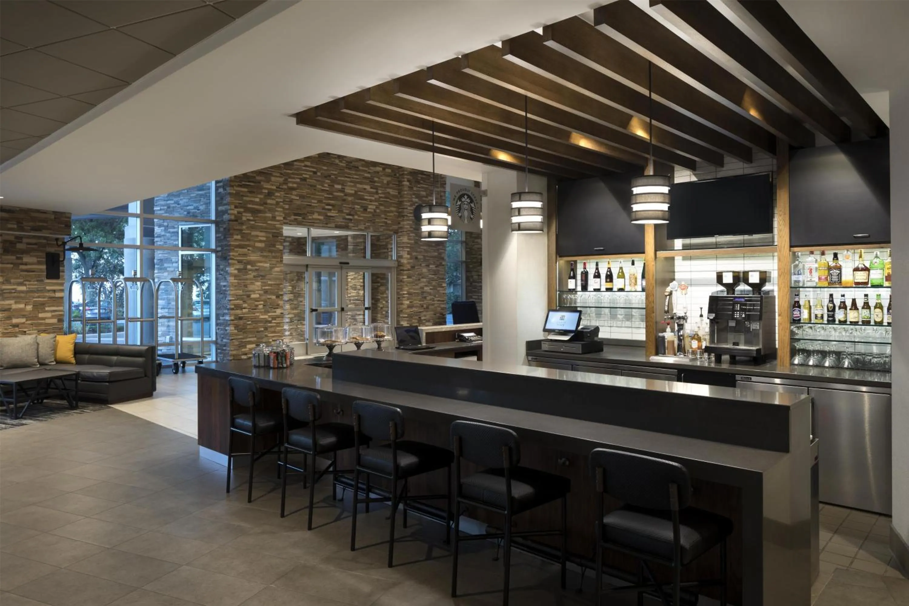 Lounge or bar in Hyatt Place Biloxi