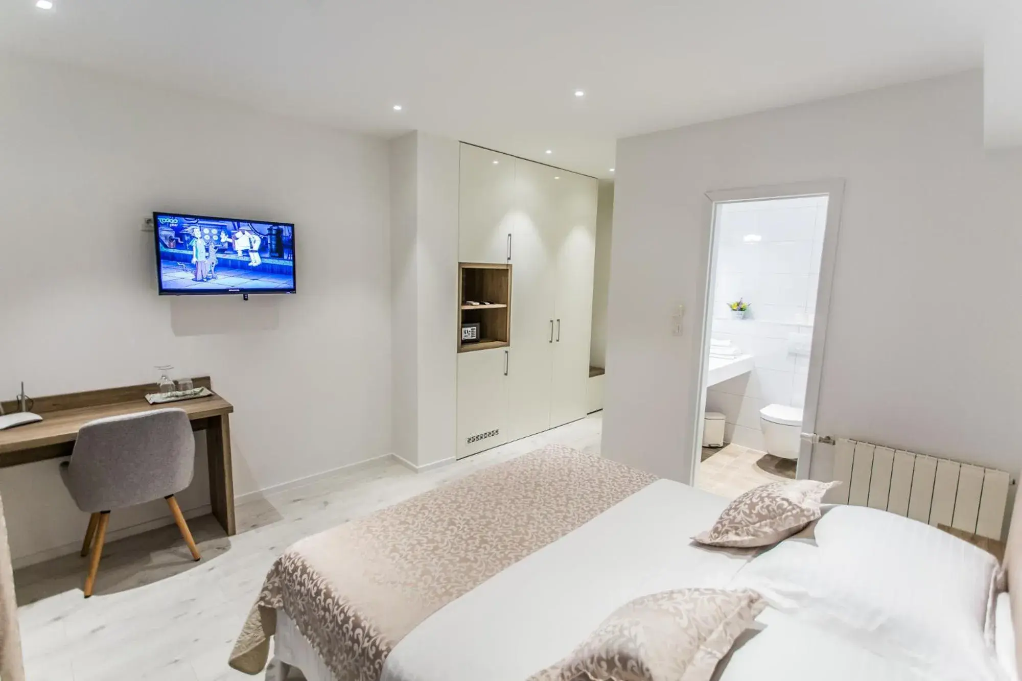 Double Room with Balcony in Pansion Casa Double Room with Balcony in Pansion Casa