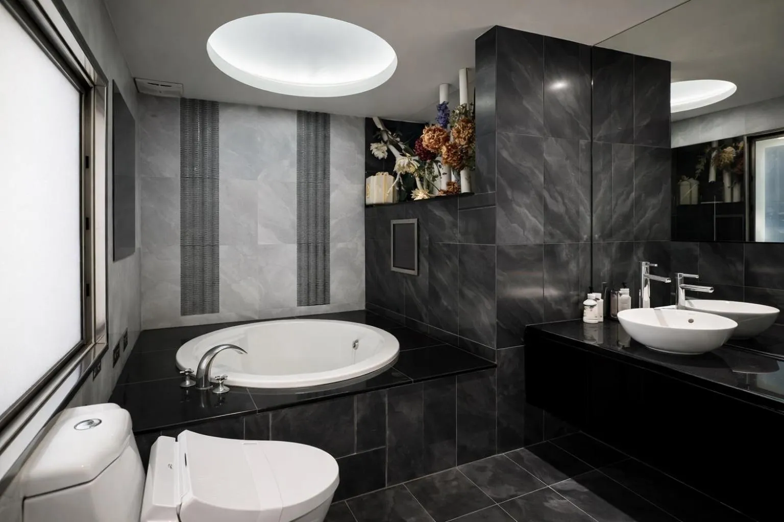 Shower in Holly Wood Motel