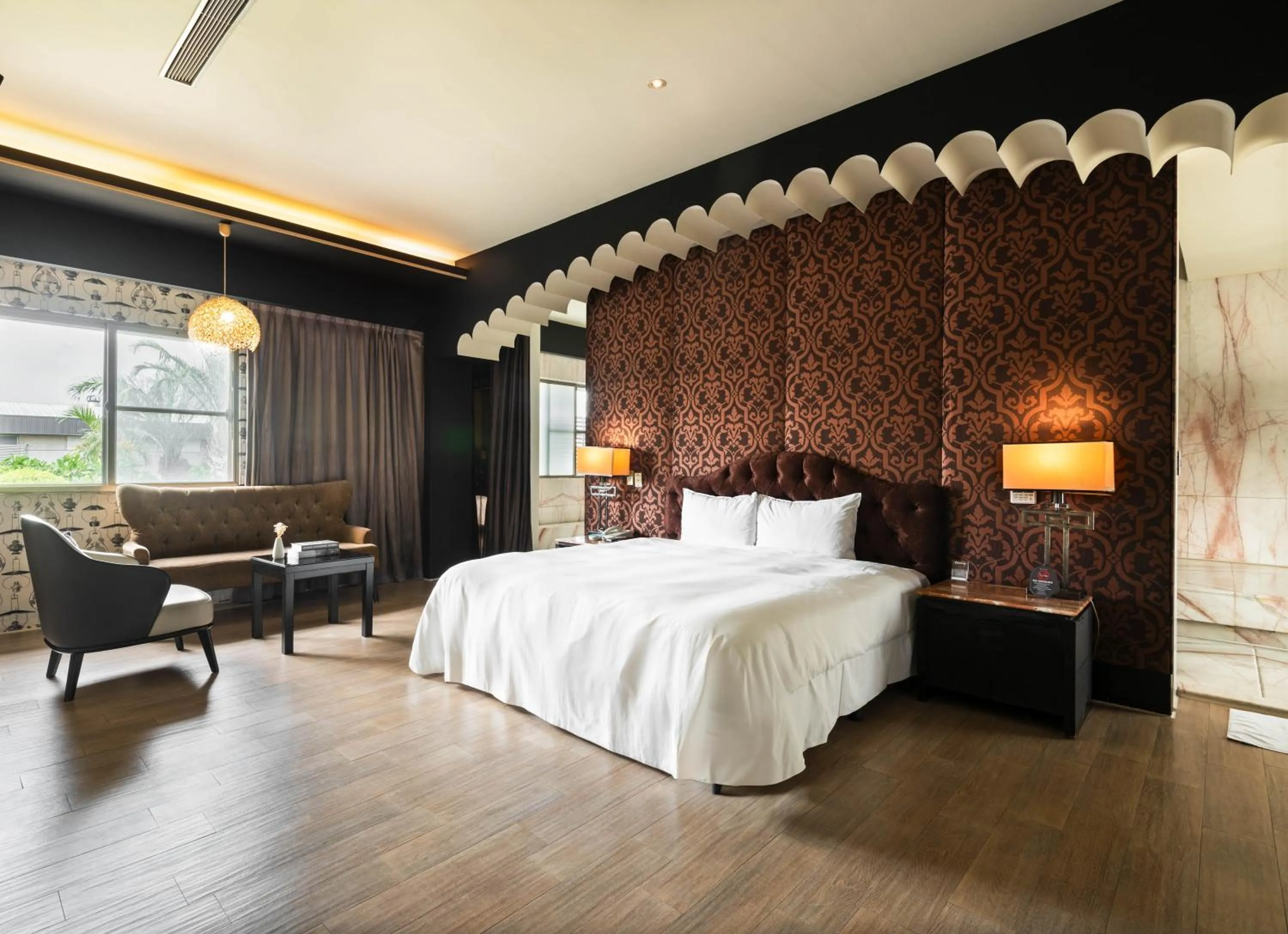 Bed in Holly Wood Motel