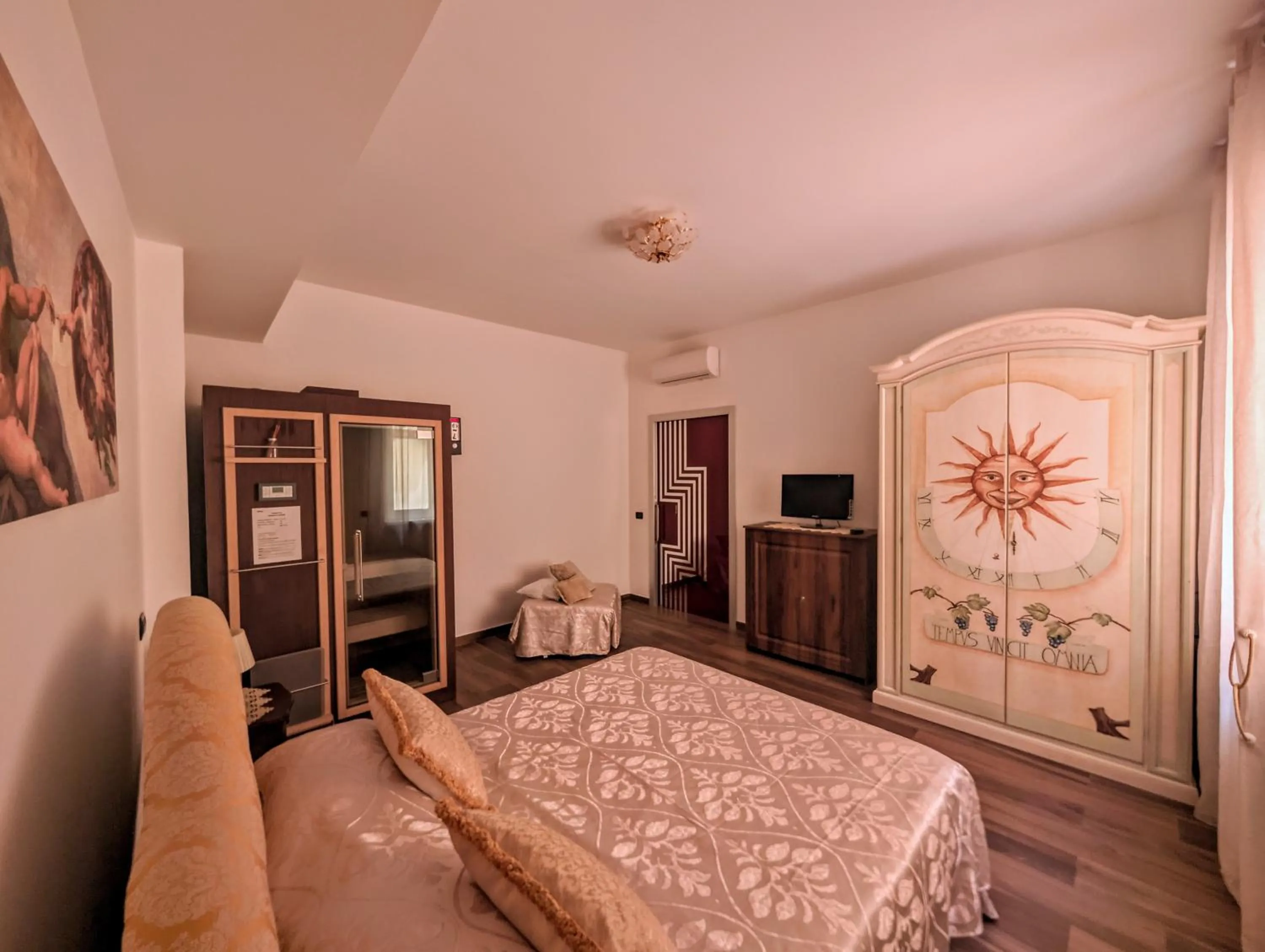 Bedroom, Bed in B&Bobo