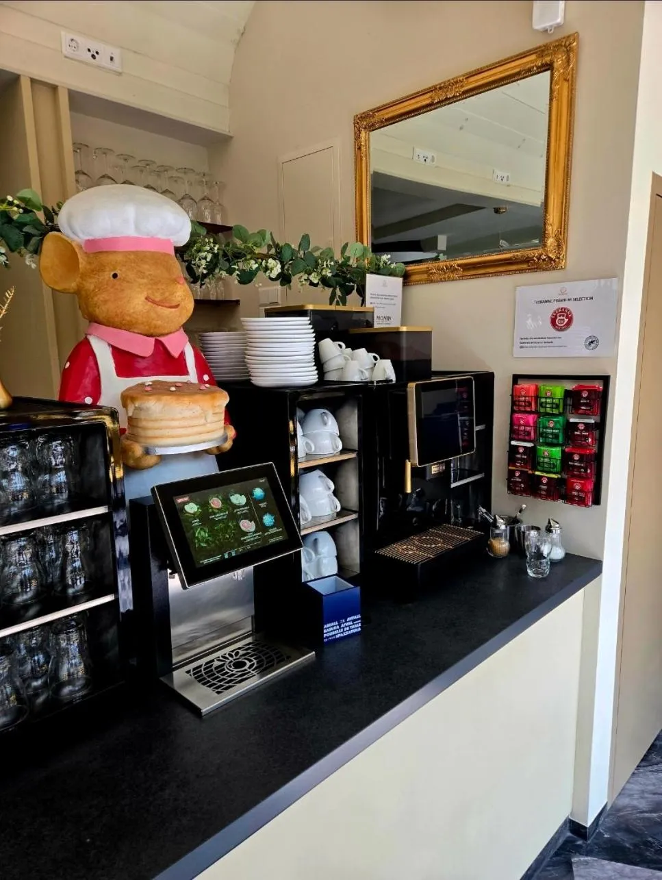 Buffet breakfast in Villa Natalia am See