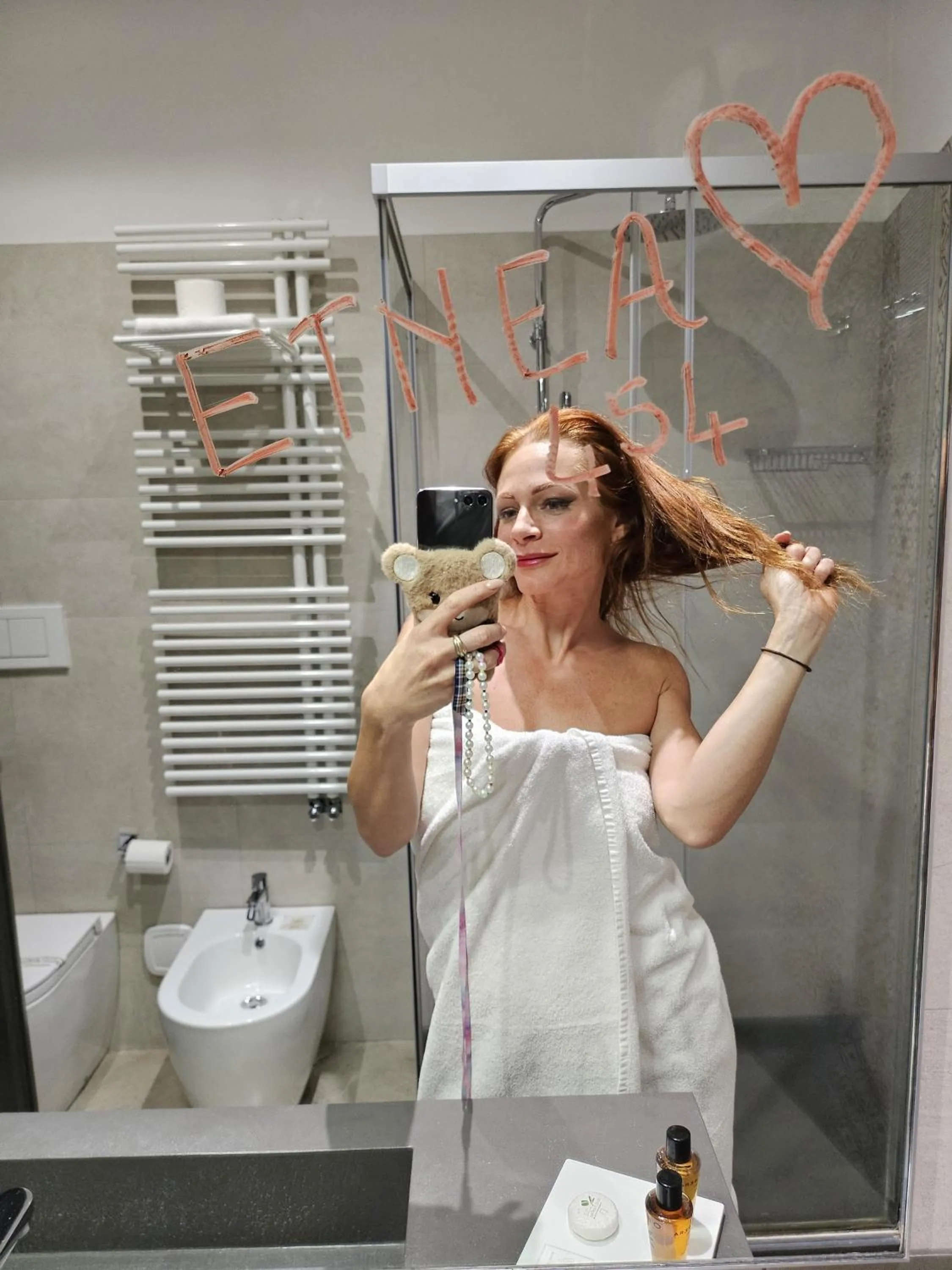 Shower in ETNEA 454 Catania Luxury Rooms