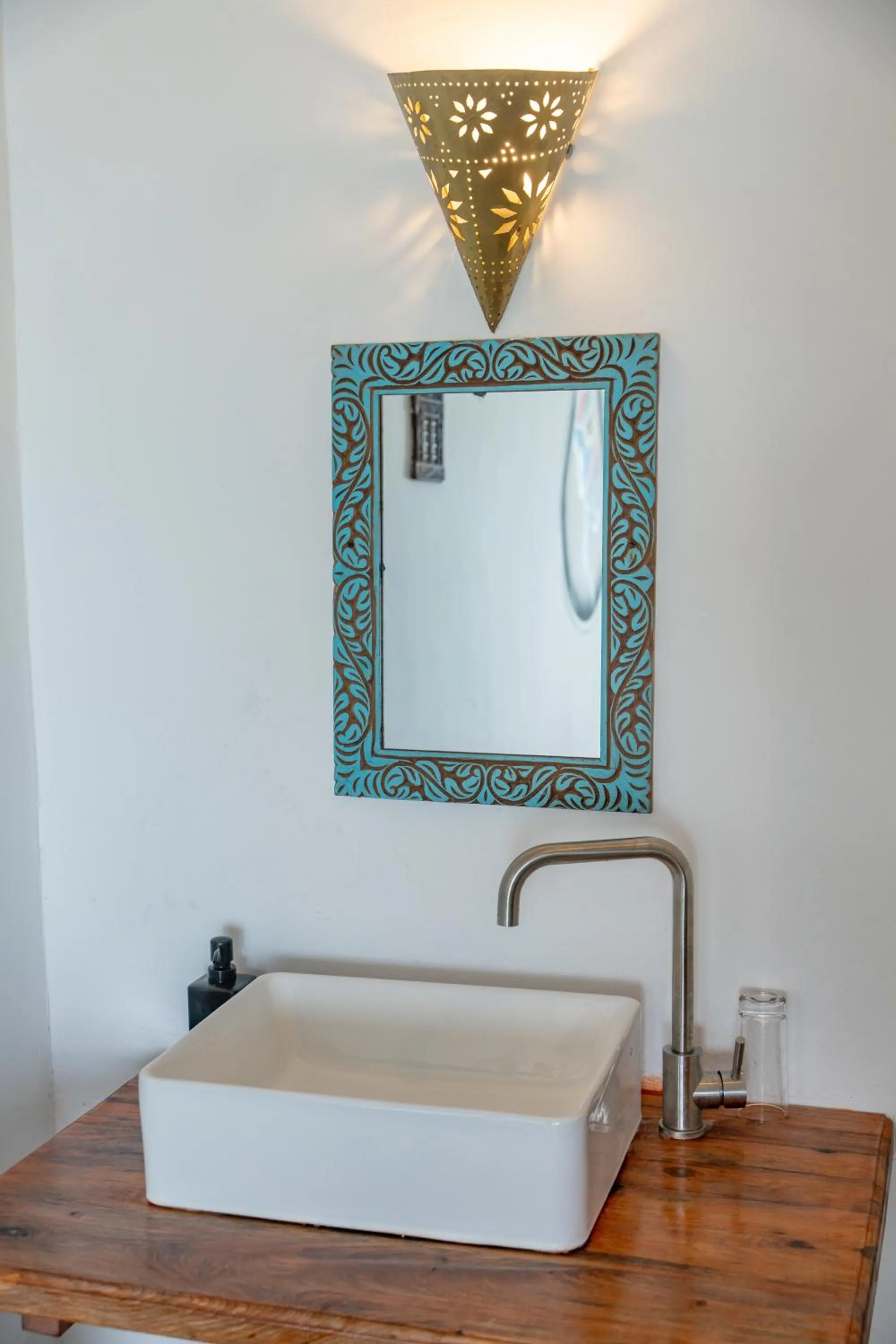 Bathroom in Mnana Beach Bungalows