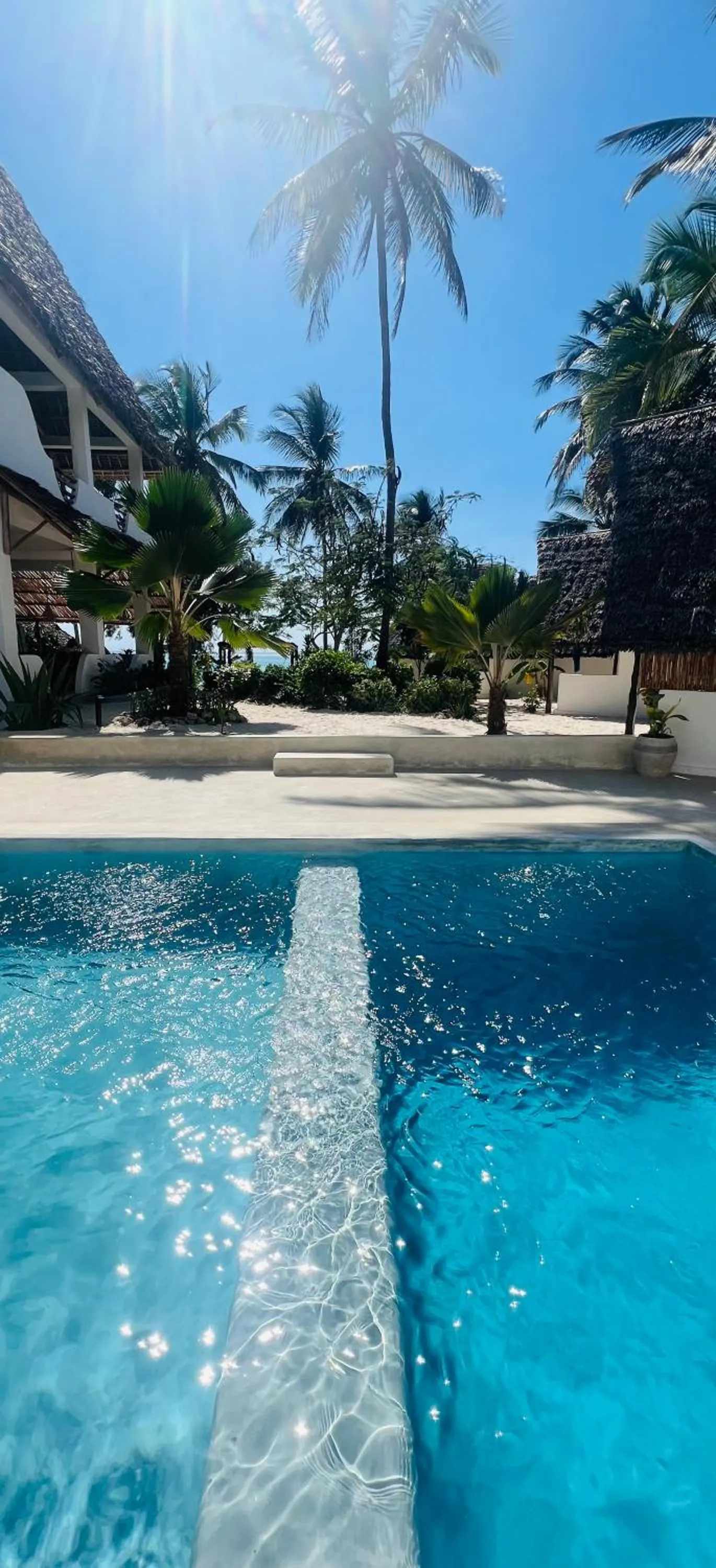 Swimming pool in Mnana Beach Bungalows