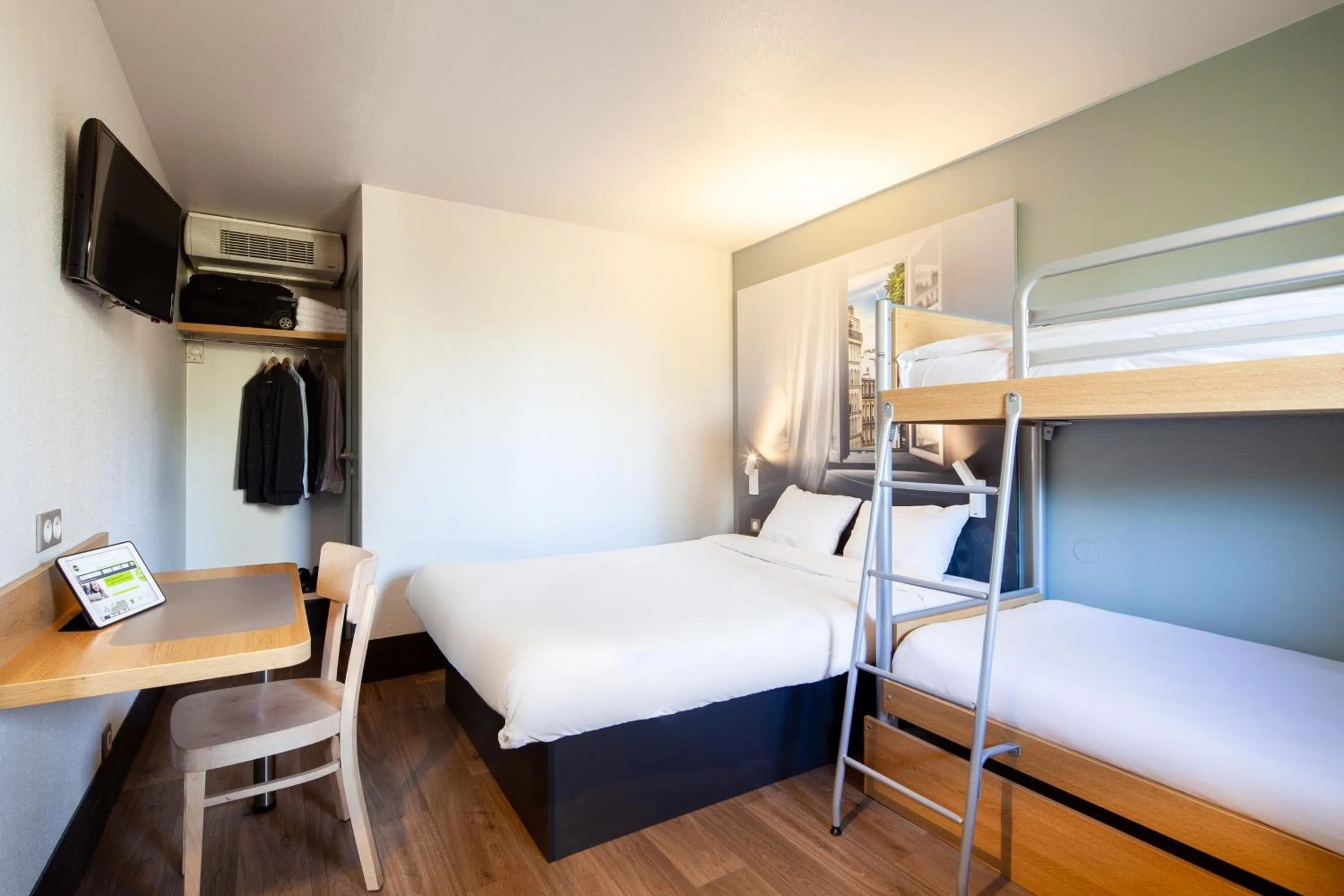 Bedroom, Bed in B&B HOTEL Pontault Combault