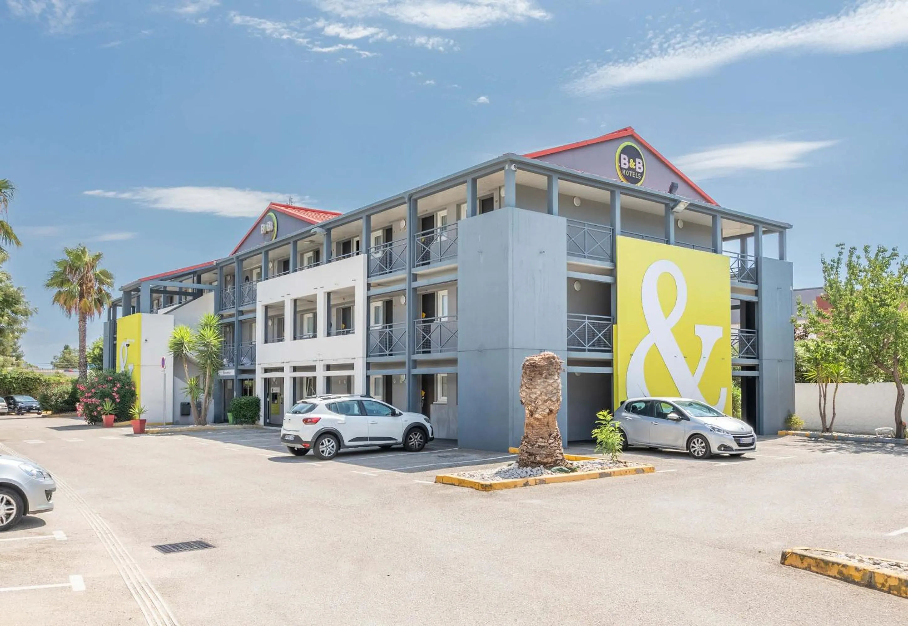 Property building in B&B HOTEL Toulon La Seyne sur Mer