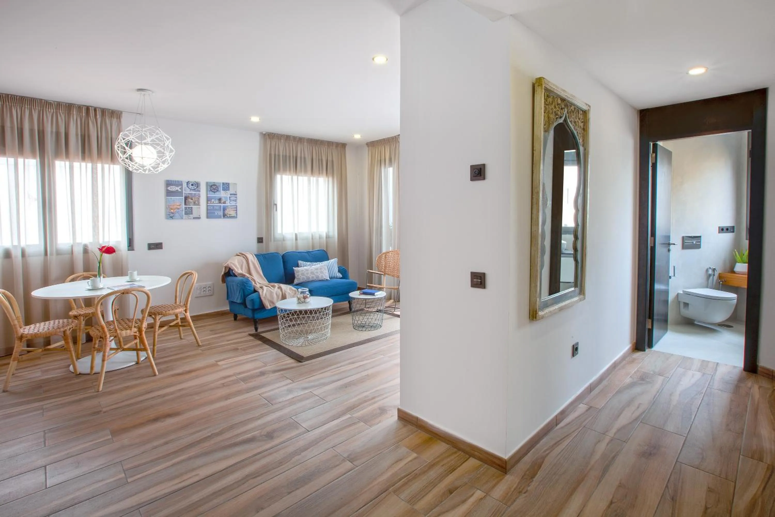 Bathroom, Bed in Gran Marina Suites