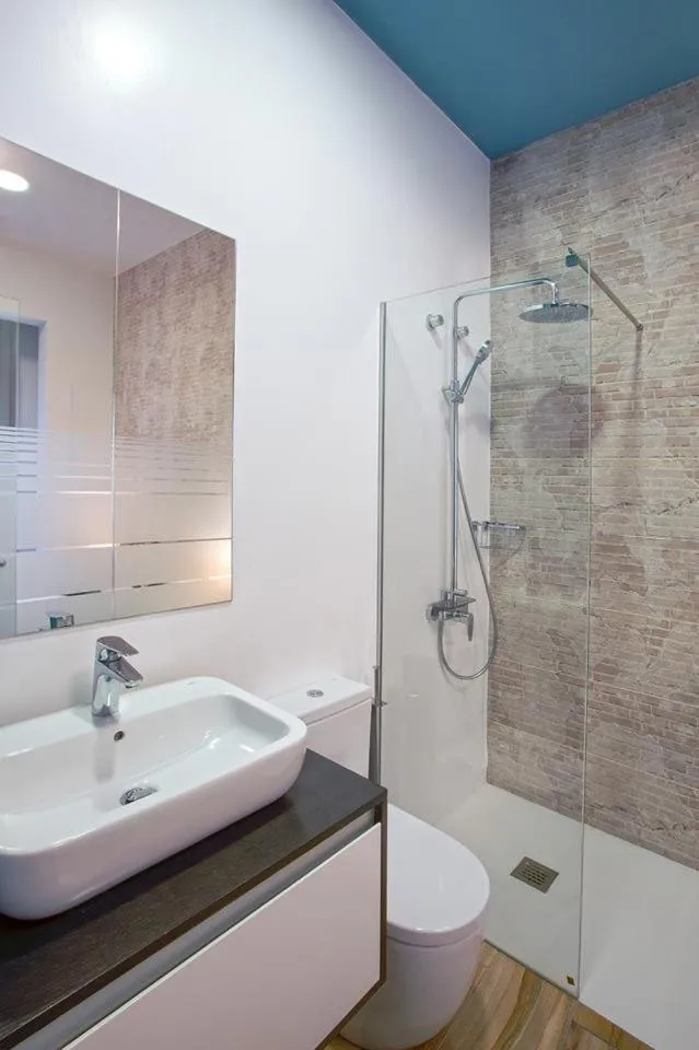 Shower in Gran Marina Suites