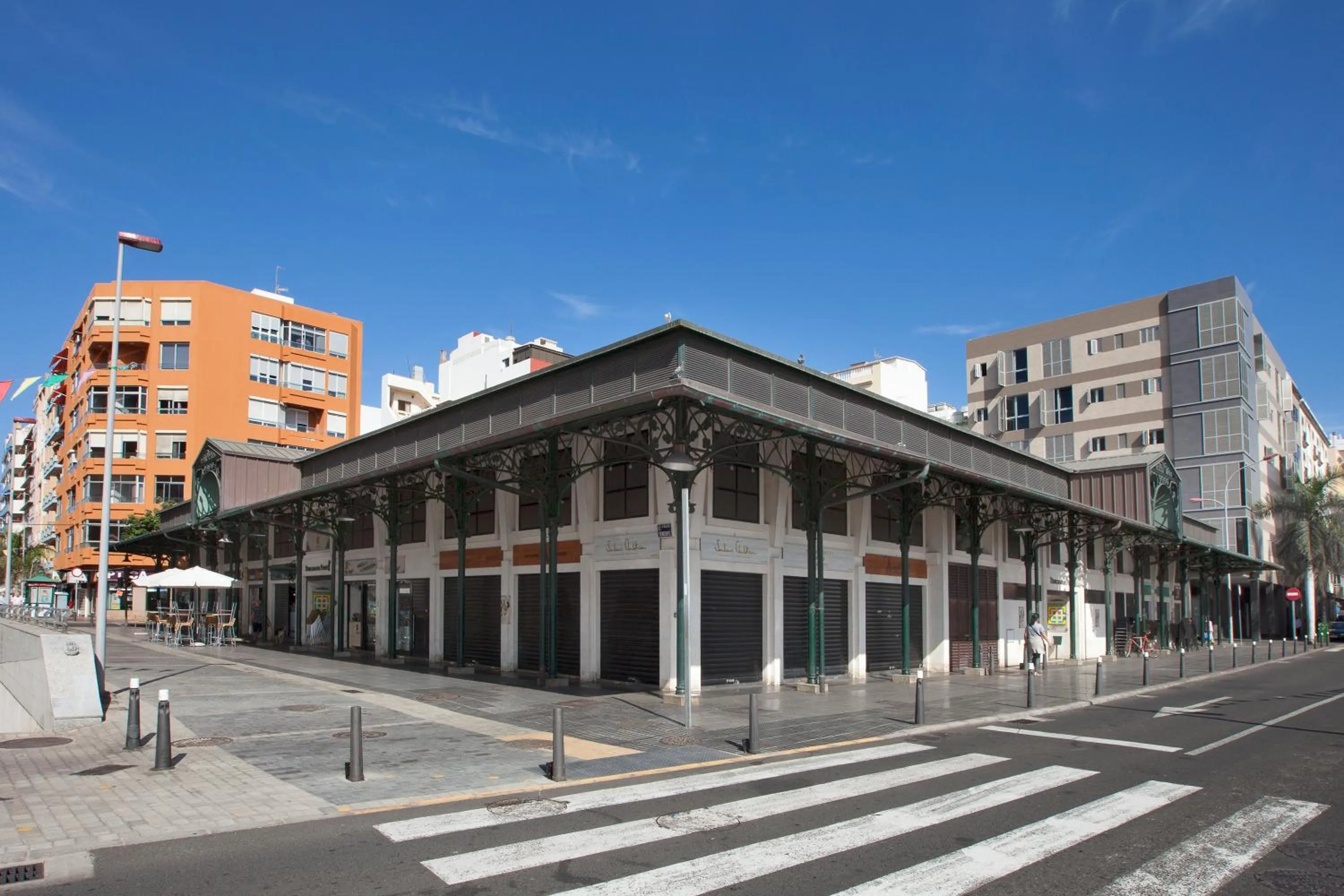 Restaurant/places to eat in Gran Marina Suites