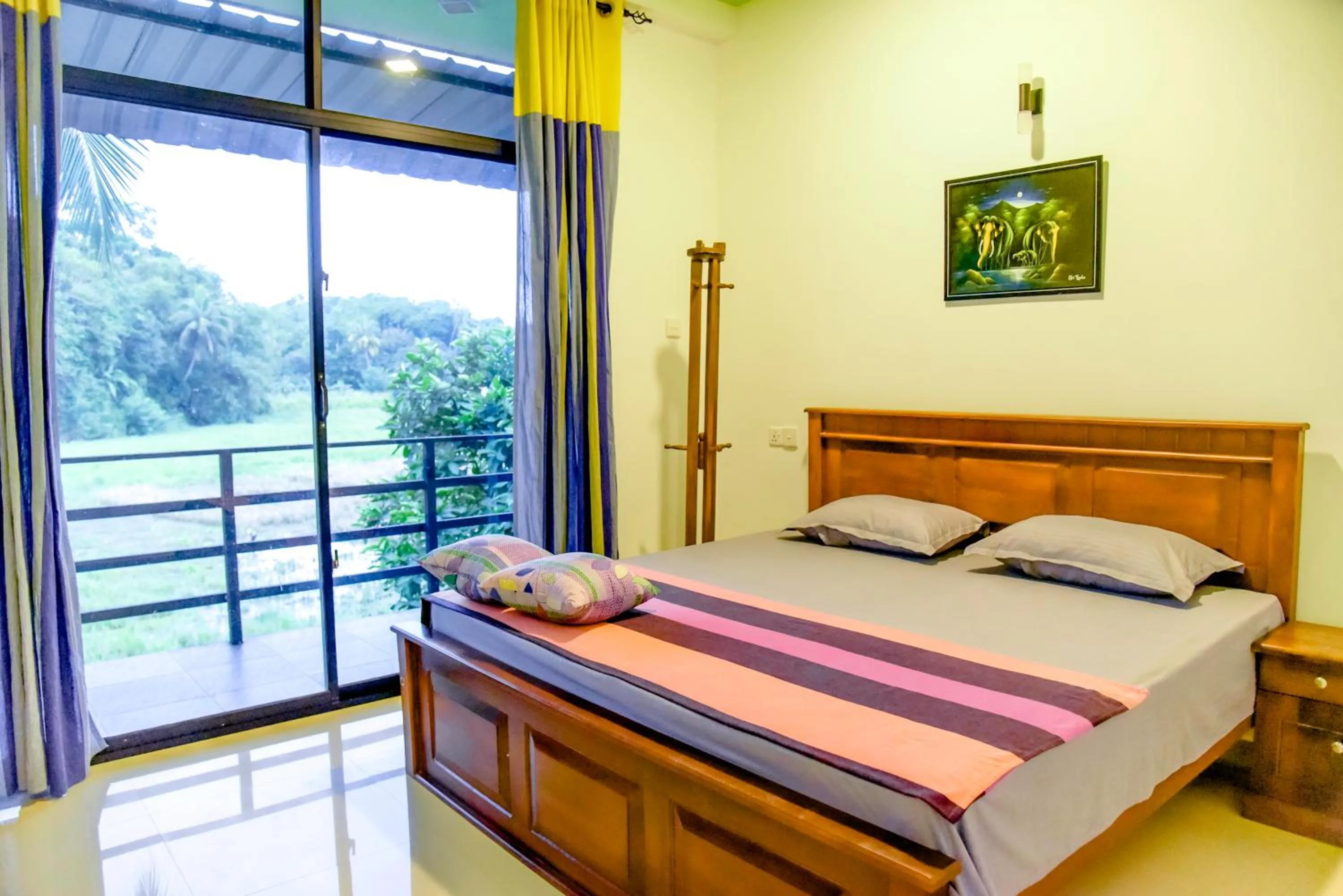 Bed in Paddy Field View Resort