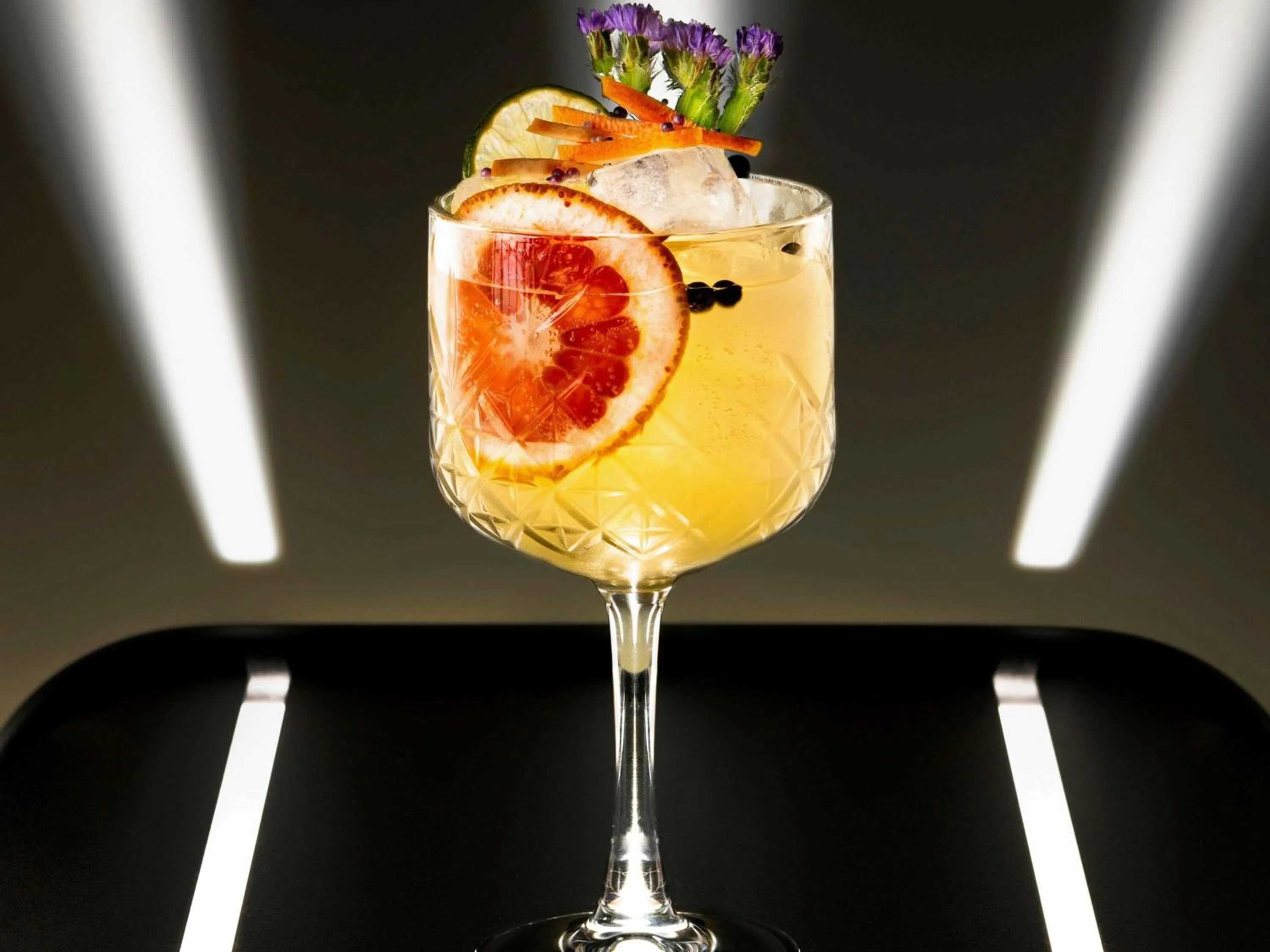 Lounge or bar in TRIBE Paris Batignolles