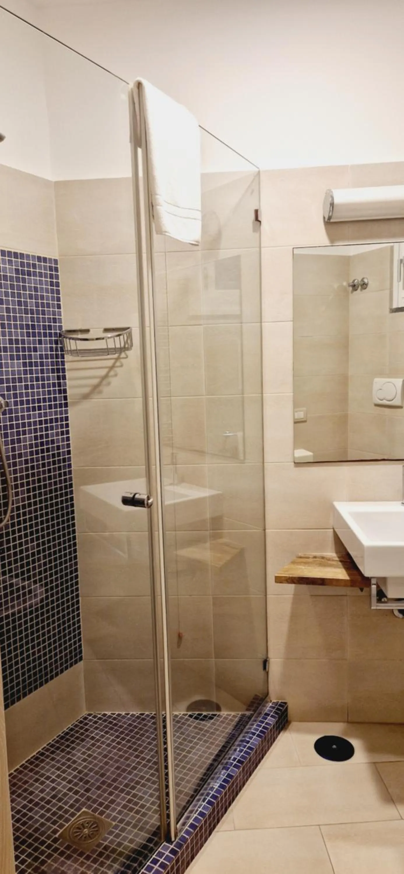 Shower in Hotel Giosue' a mare Sorrento
