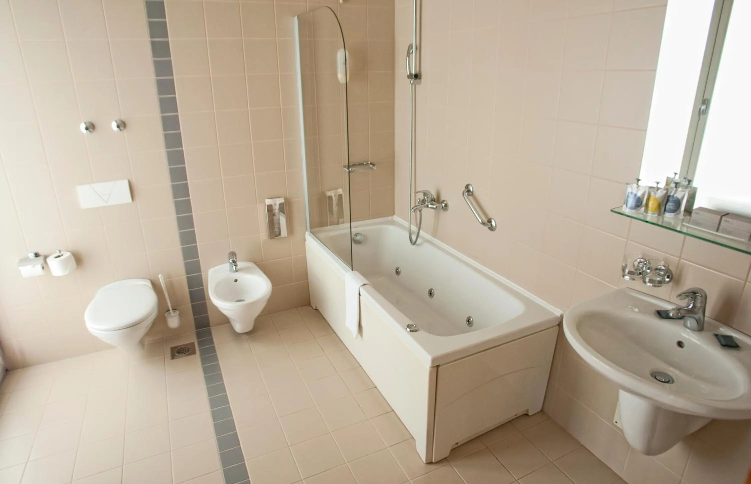 Bath in Hotel Jadran