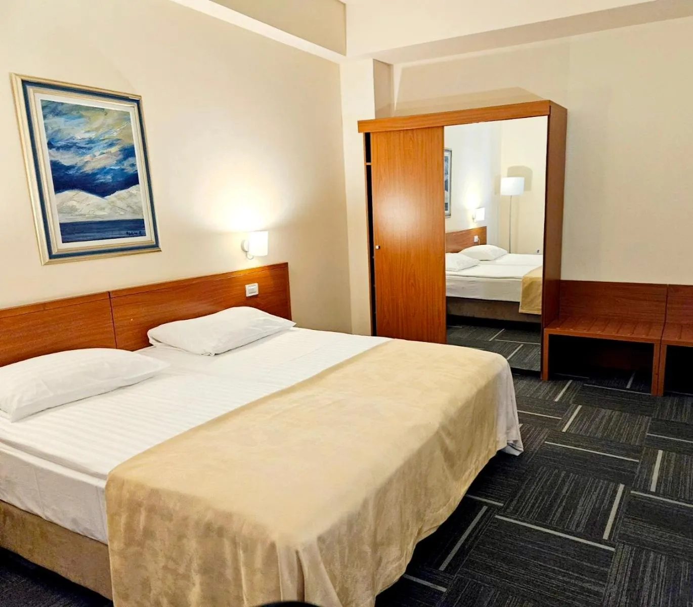 Bedroom in Hotel Jadran