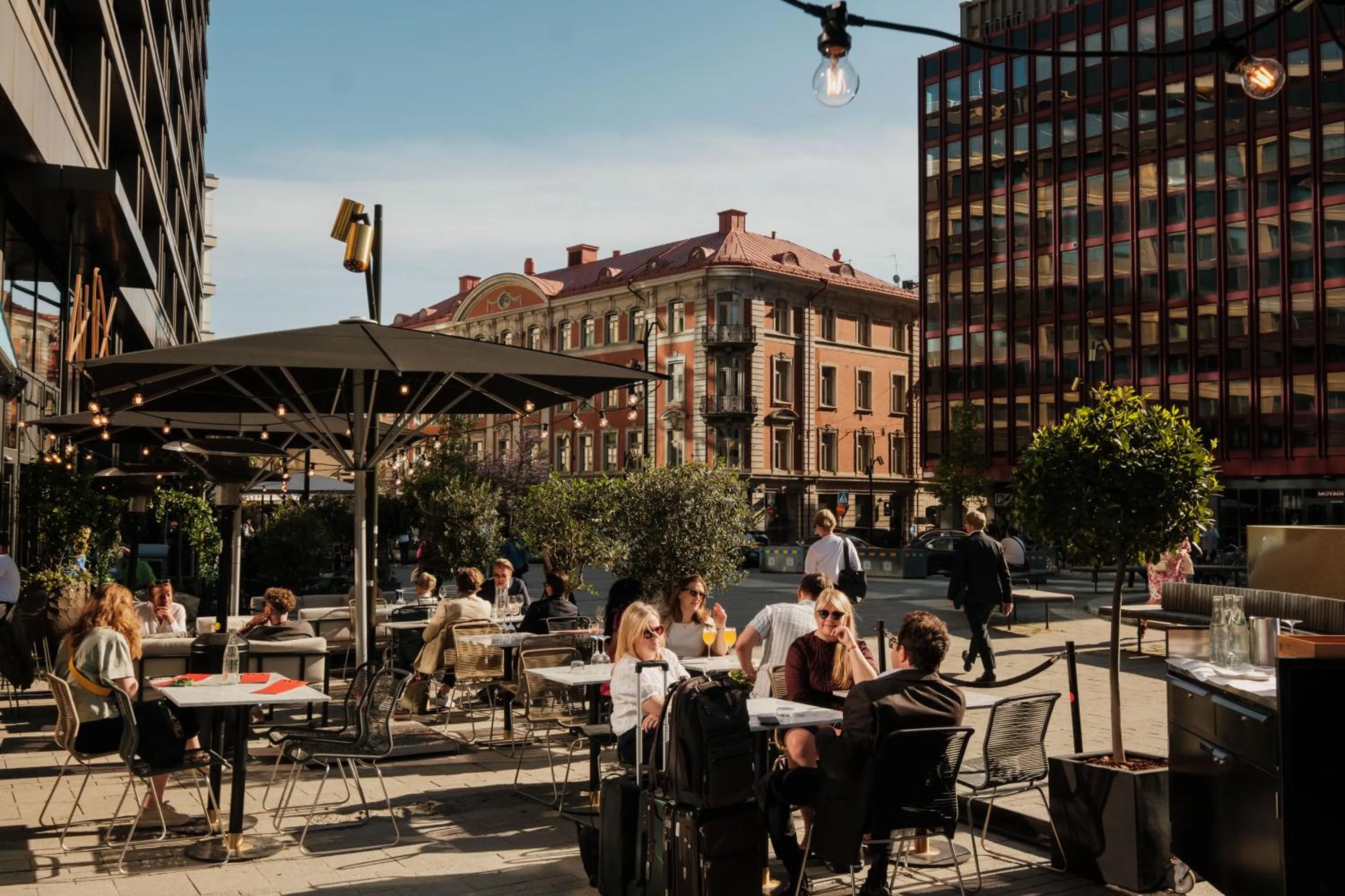 Restaurant/places to eat in At Six