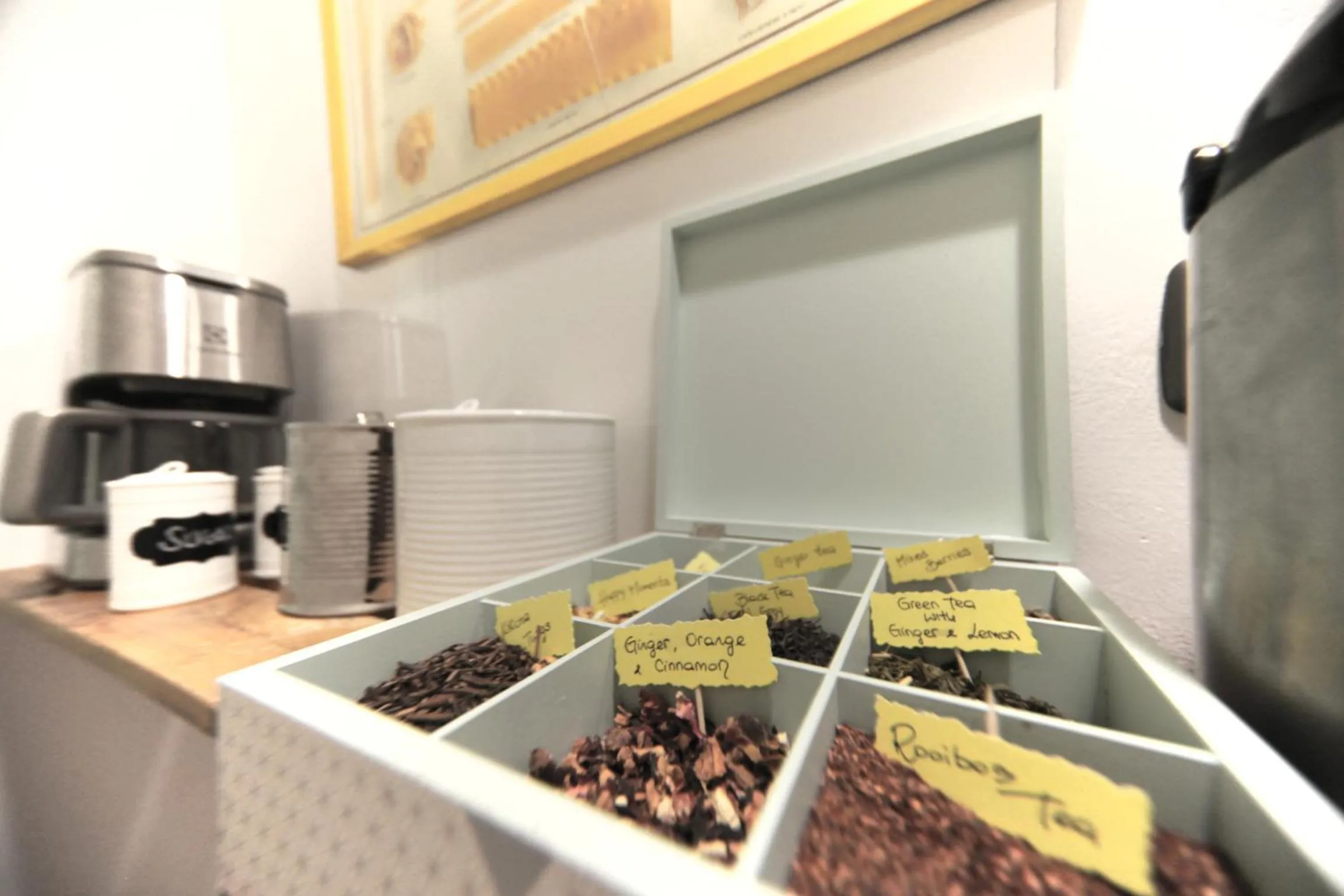 Coffee/tea facilities in Dopa Hostel