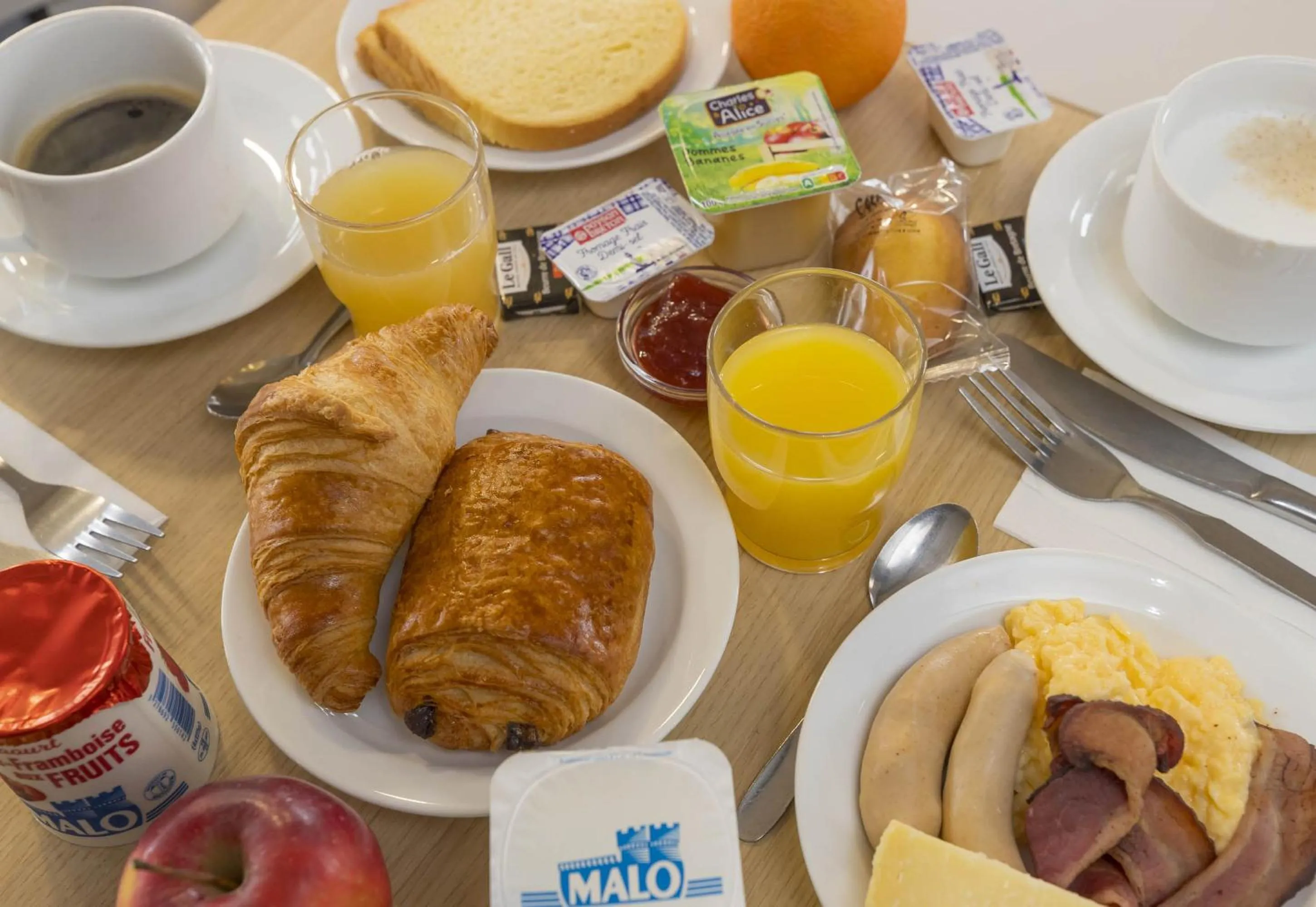 Breakfast in B&B HOTEL Auxerre Monéteau