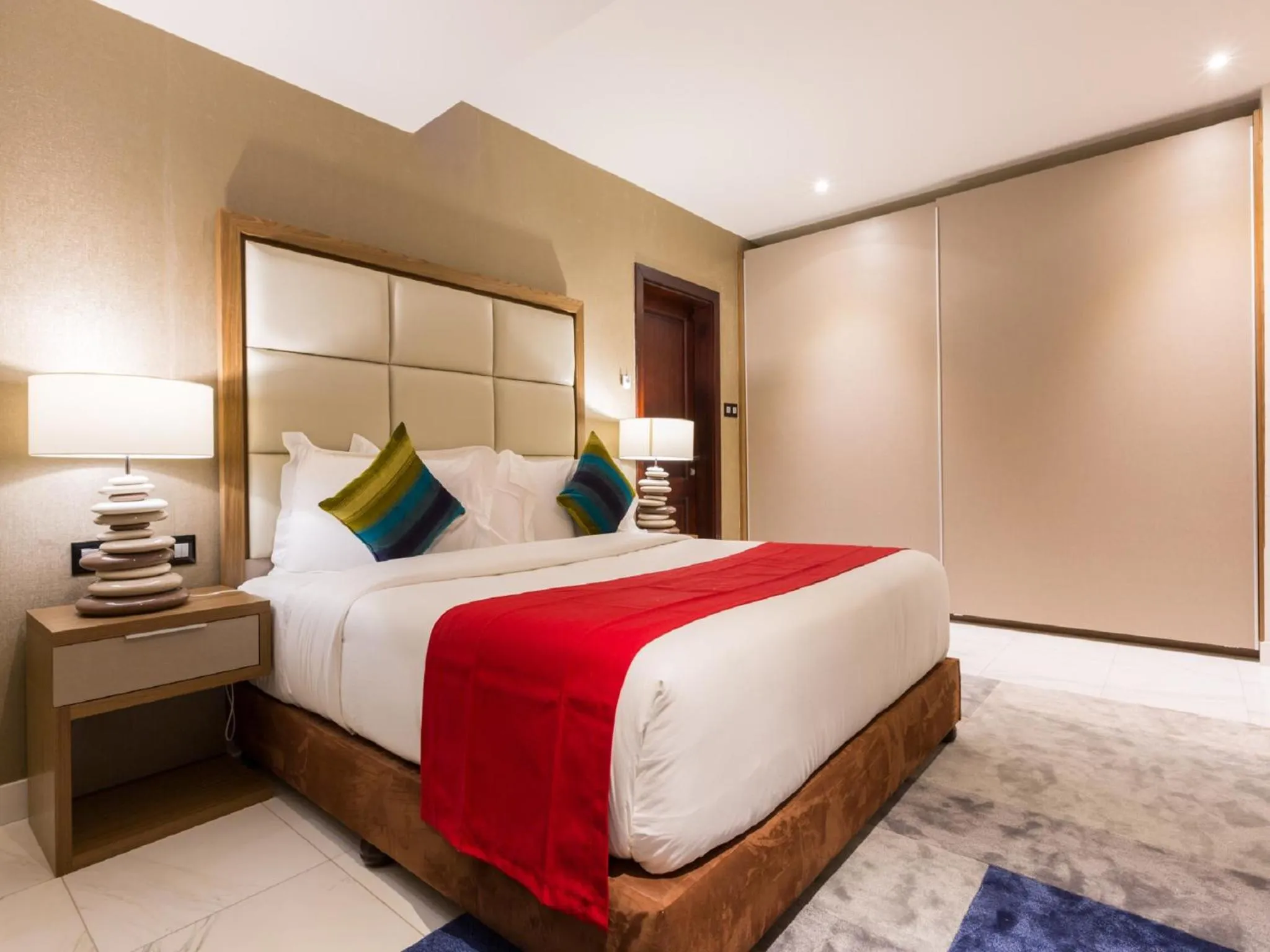 Bed in The Palms by Eagles