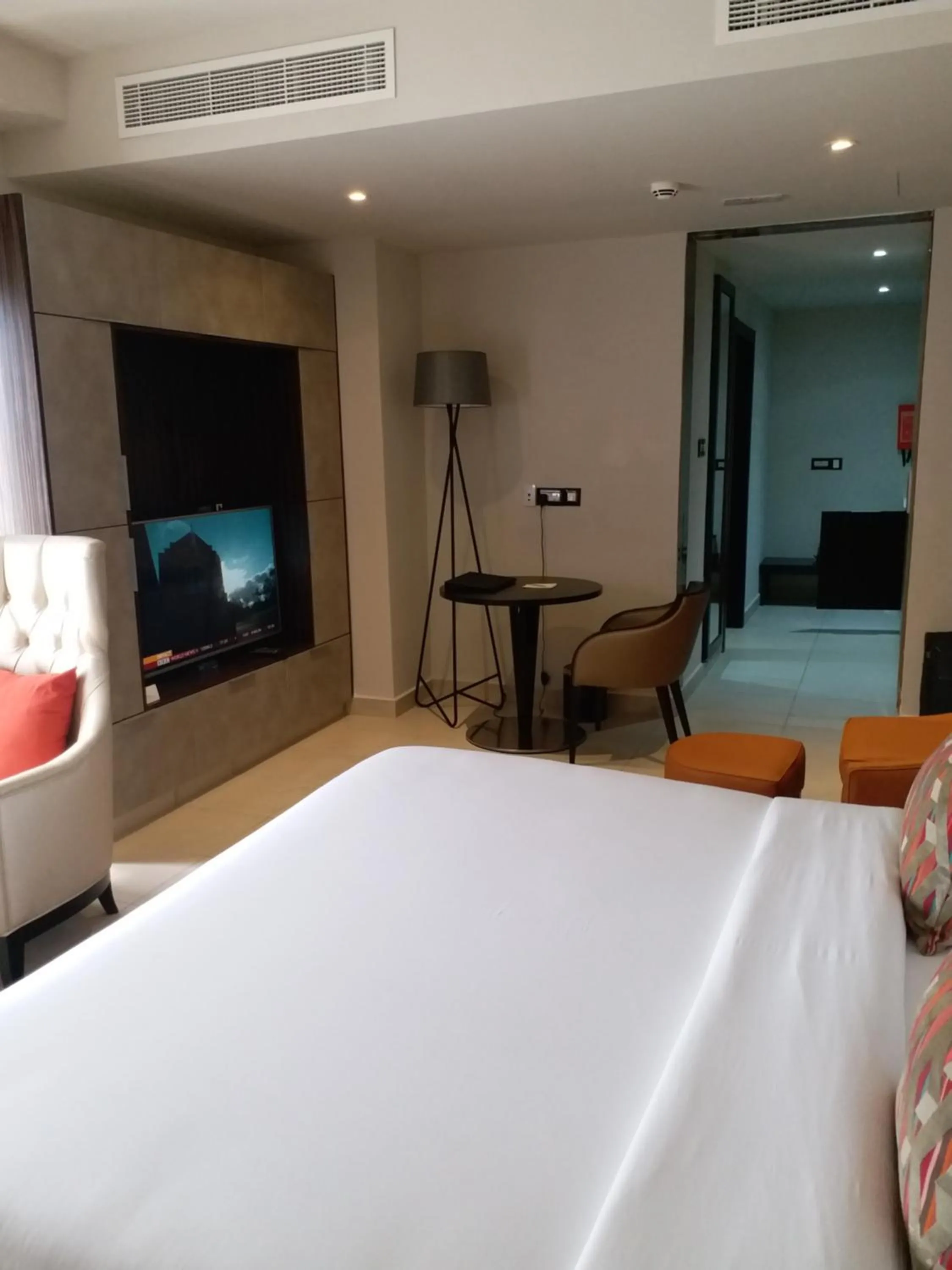 Bed in The Palms by Eagles