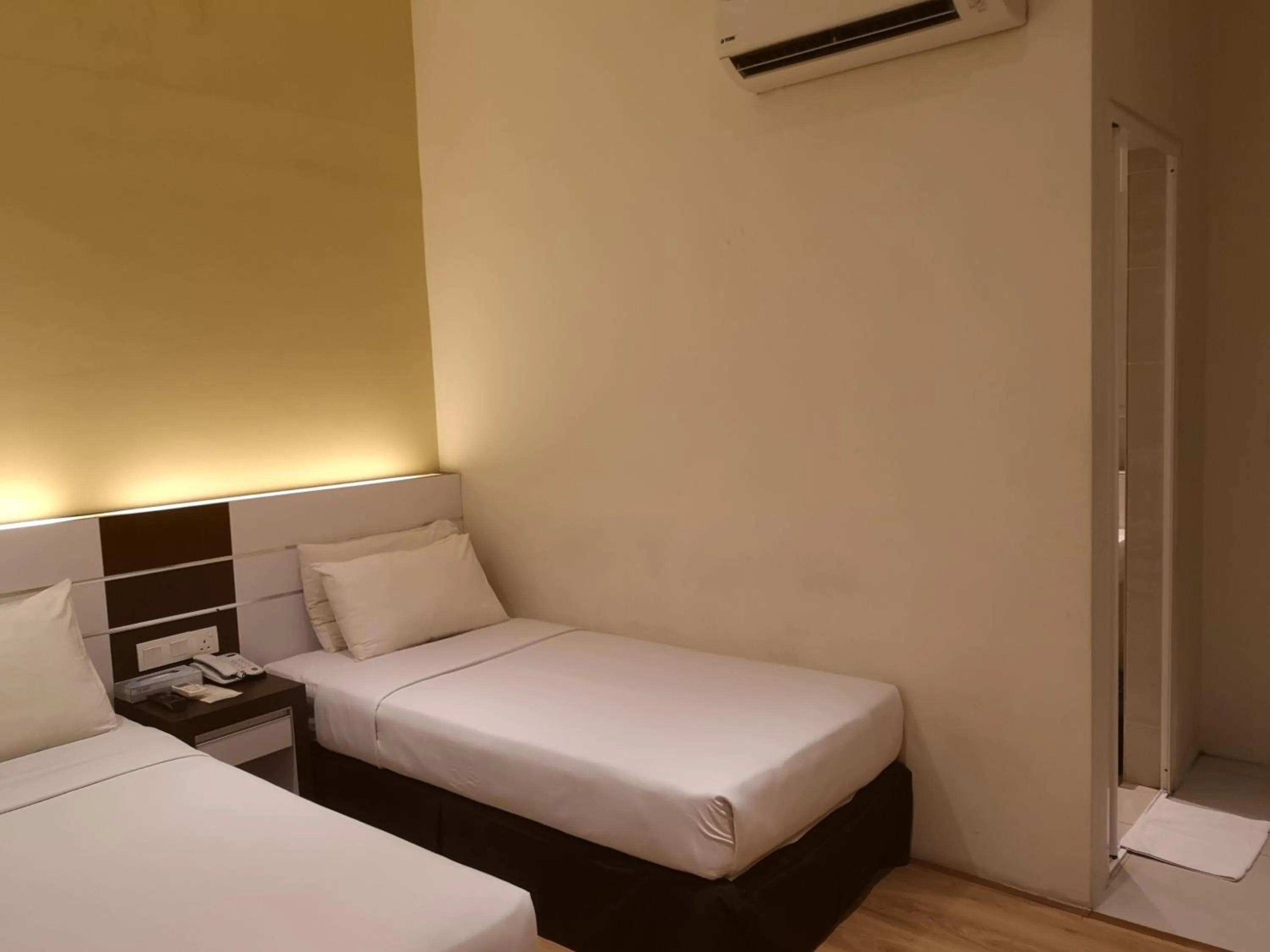 Bed in Seasons View Hotel