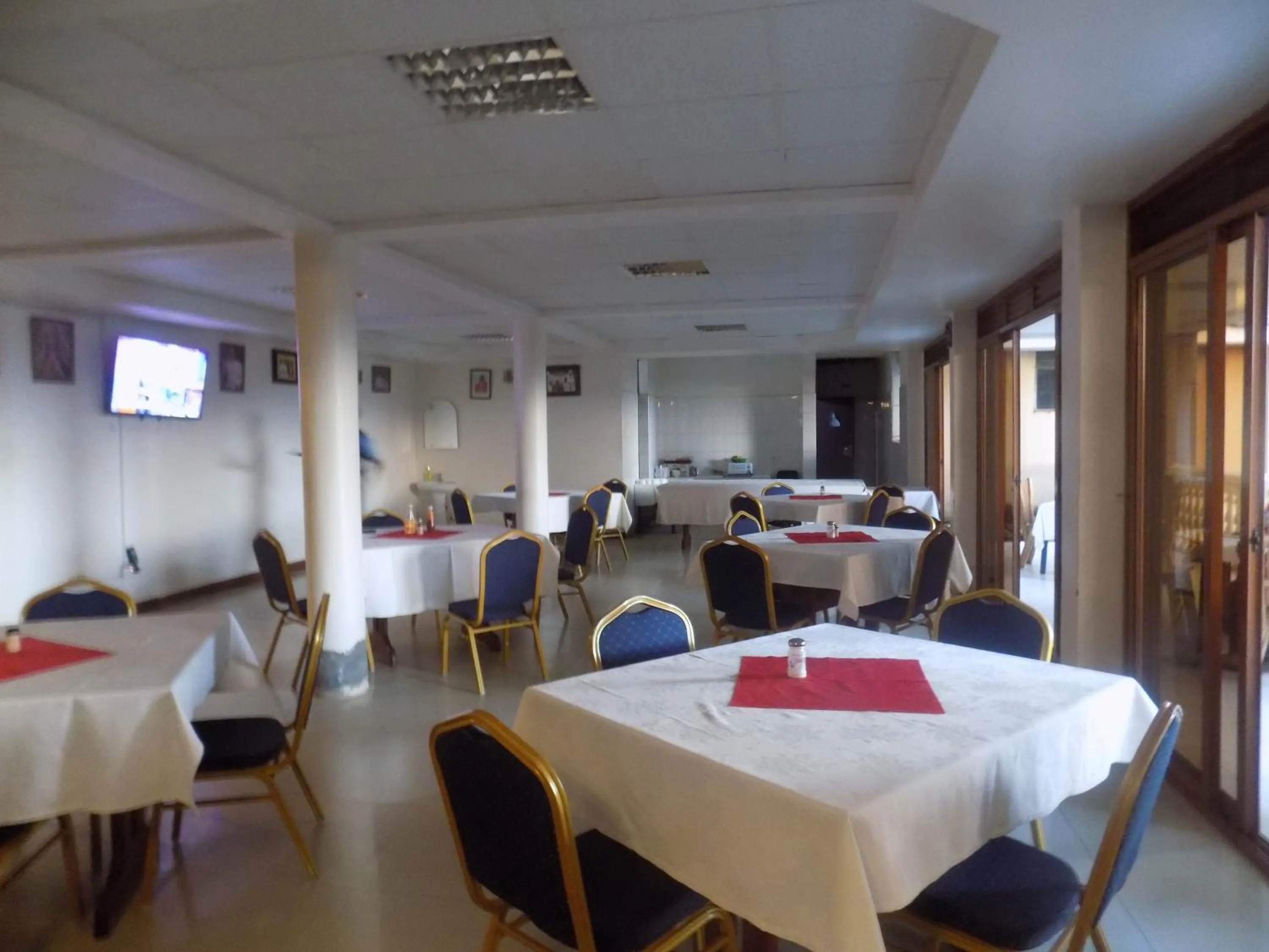 Restaurant/places to eat in Kayegi Hotel Mbale
