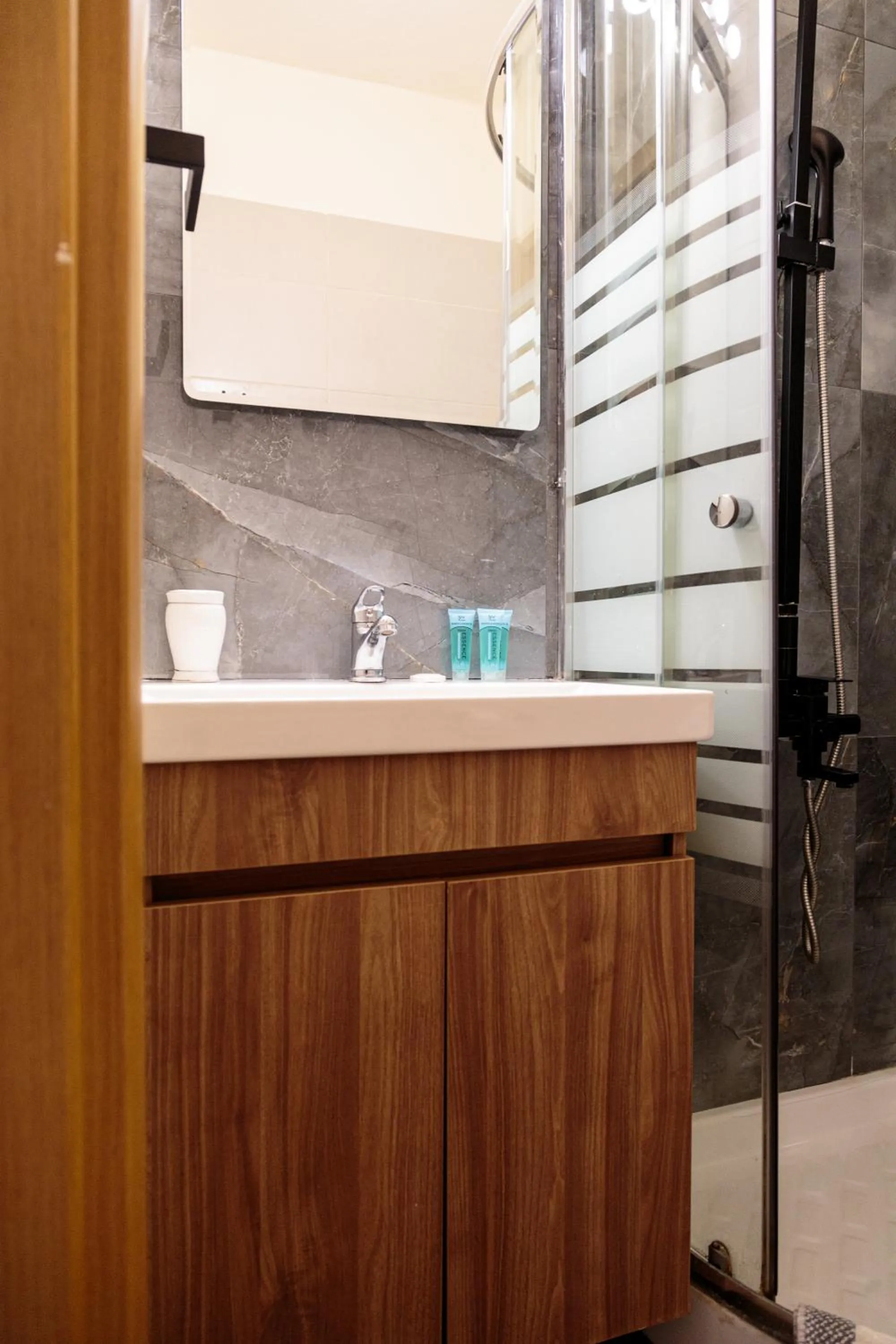 Shower in Limani Comfort Rooms