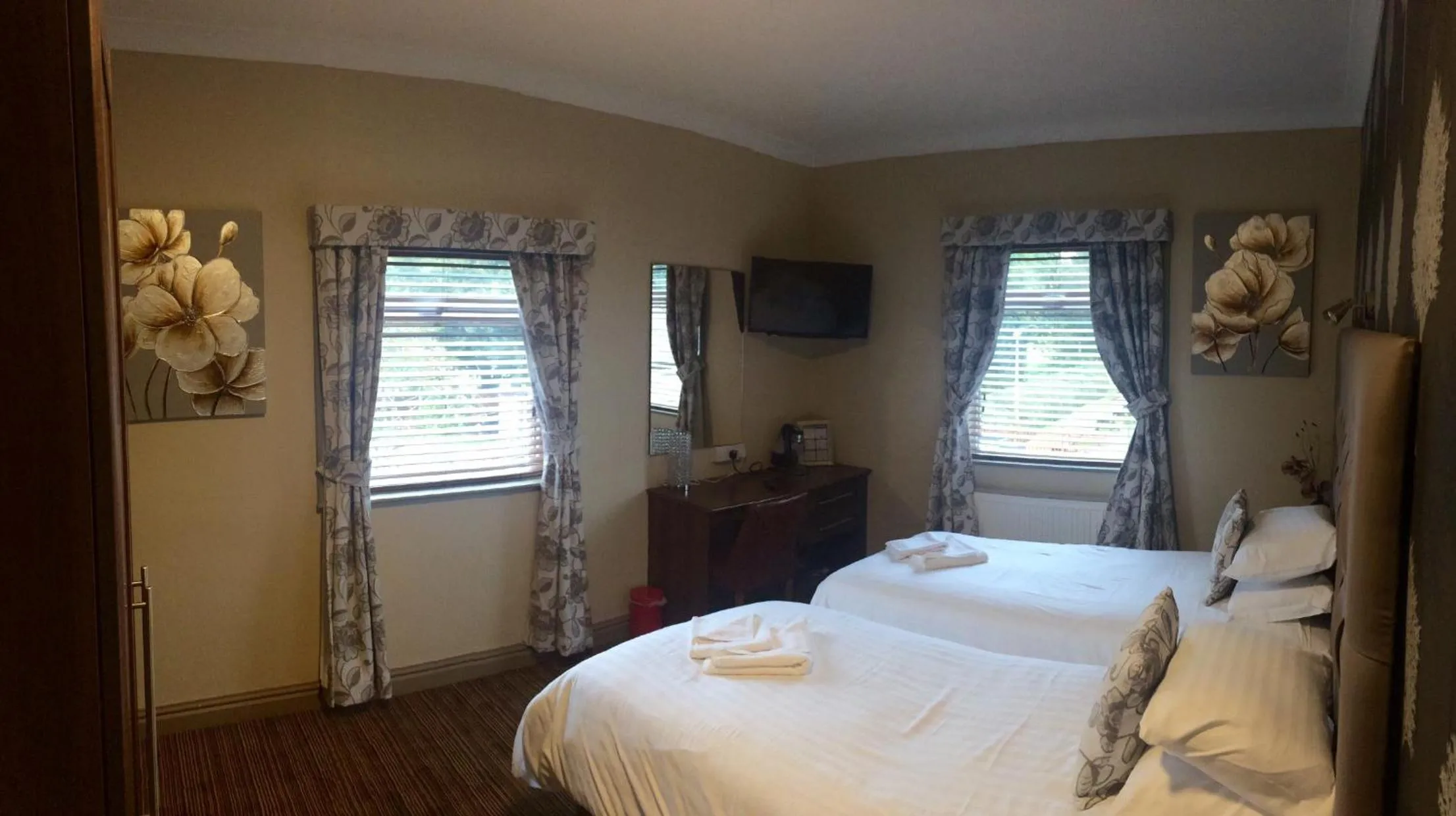 Bedroom, Bed in The Griffin Inn