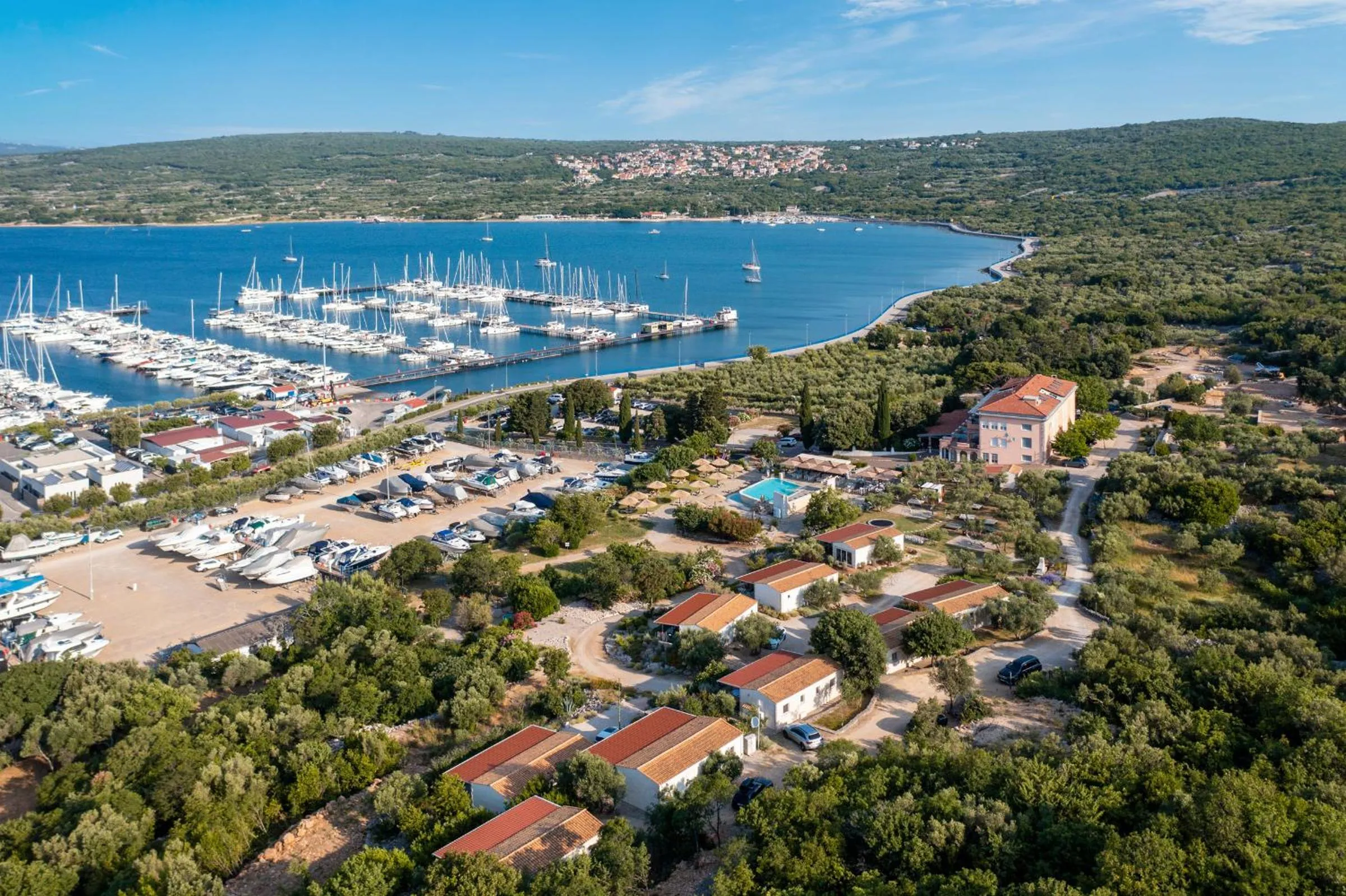 Property building in Hotel Kanajt