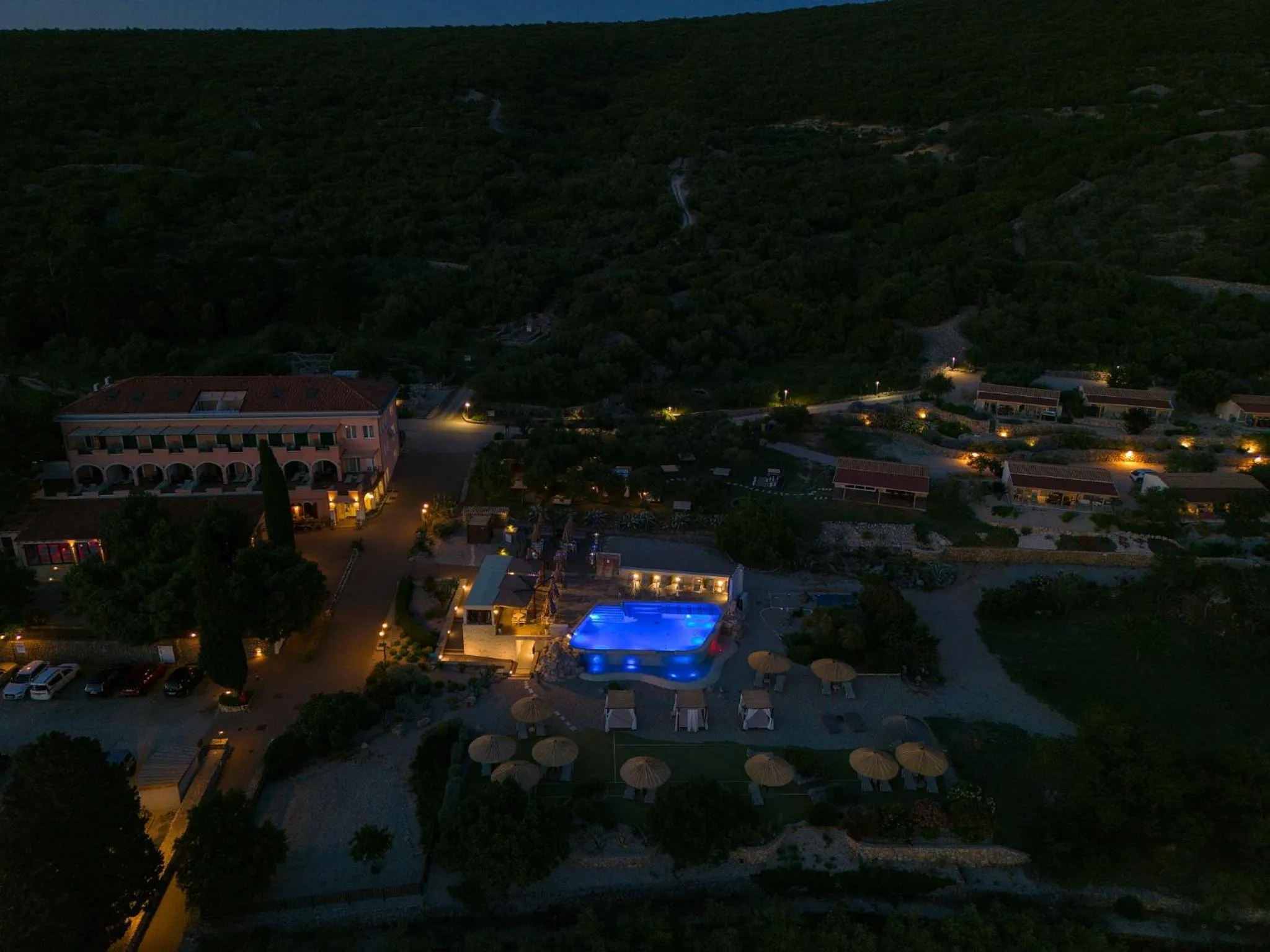 Night in Hotel Kanajt