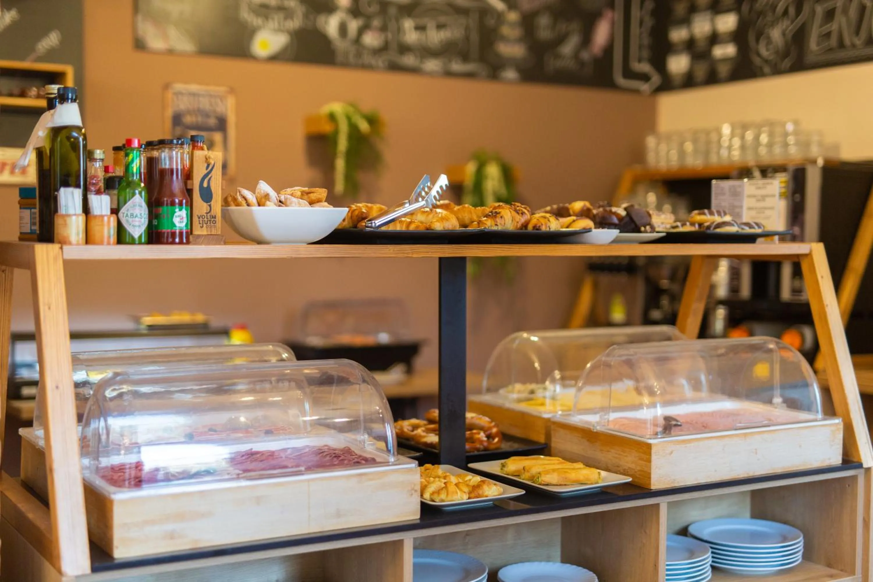 Breakfast in Hotel Kanajt