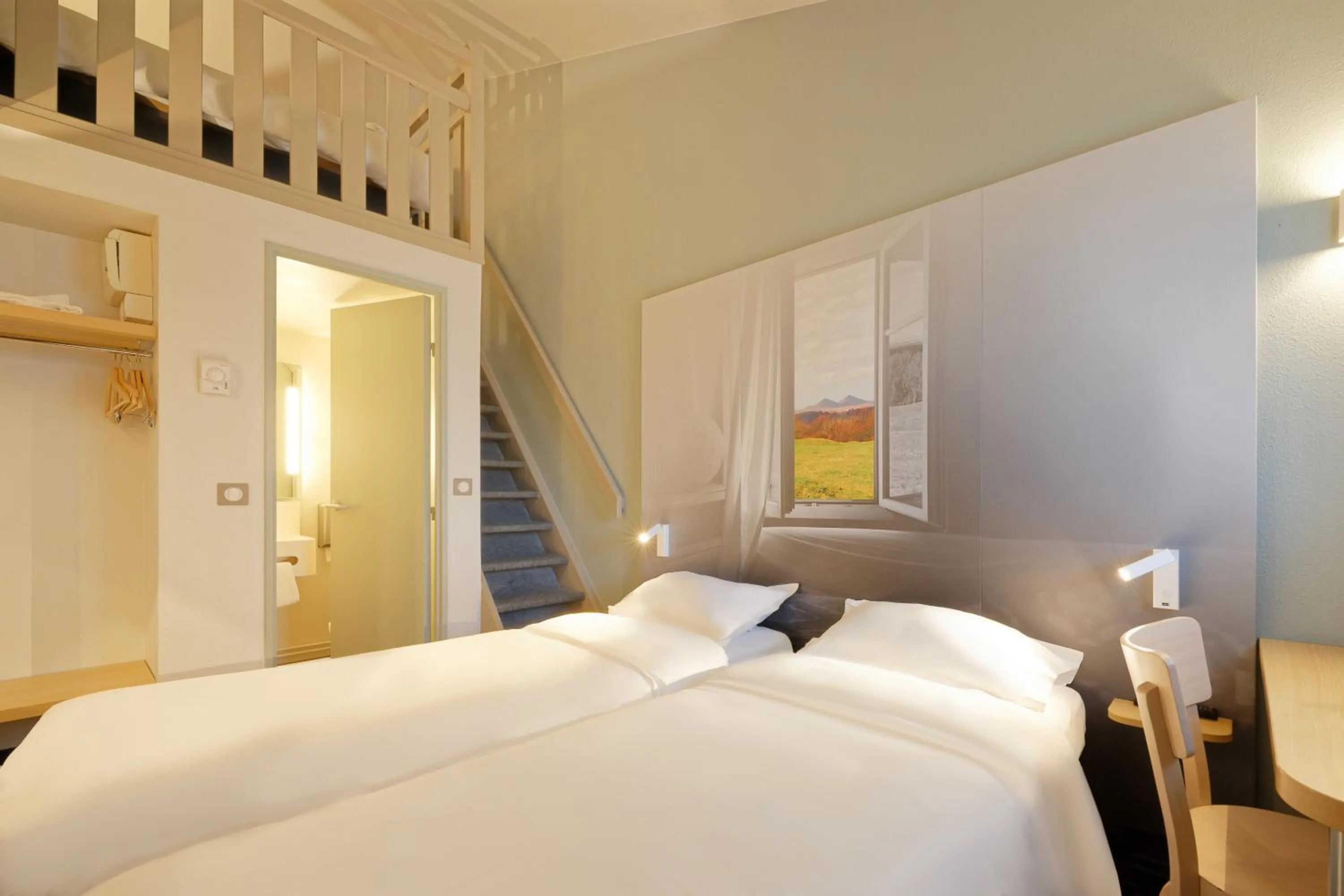 Bedroom, Bed in B&B HOTEL Lens Noyelles-Godault