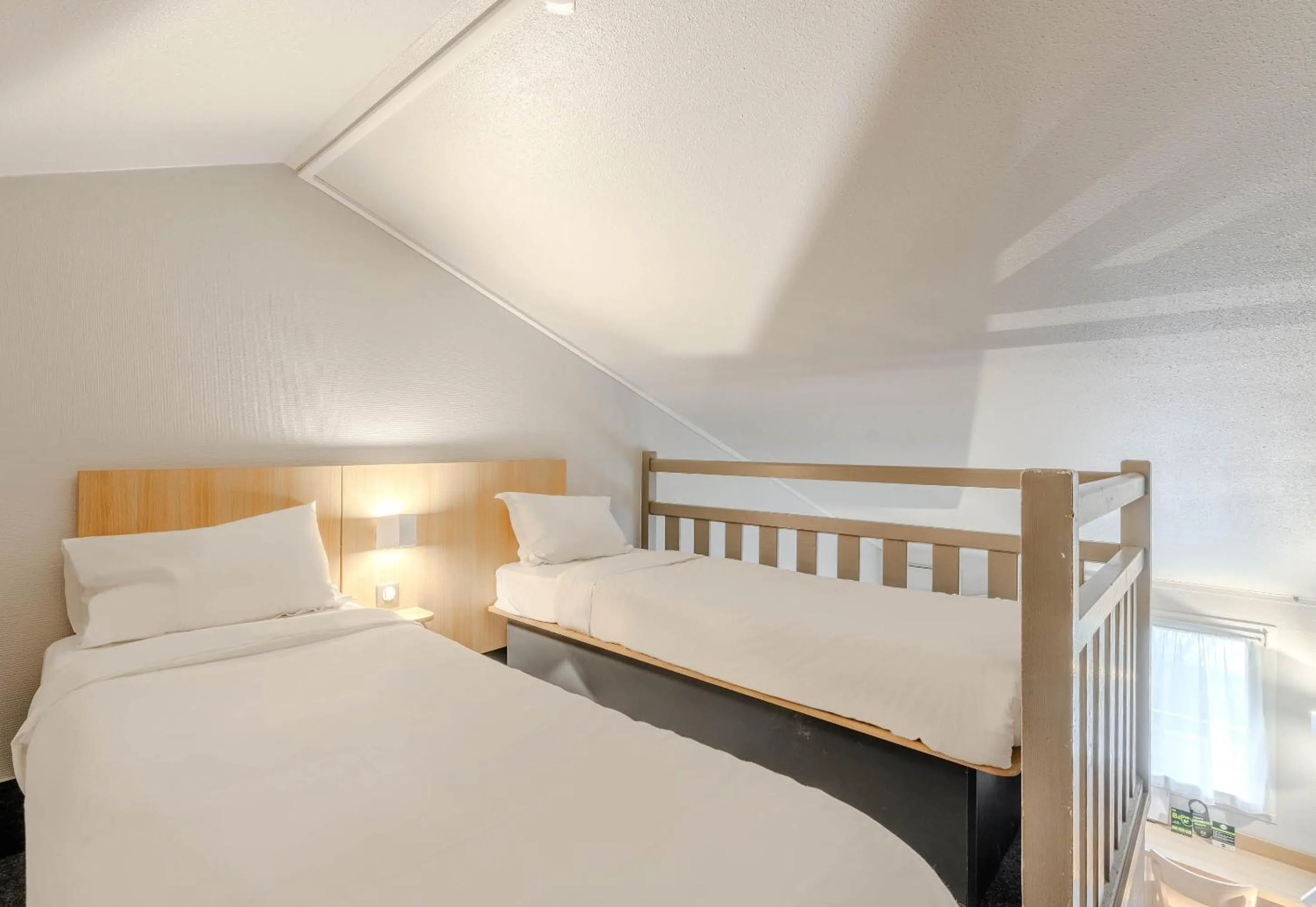 Bedroom, Bed in B&B HOTEL Lens Noyelles-Godault