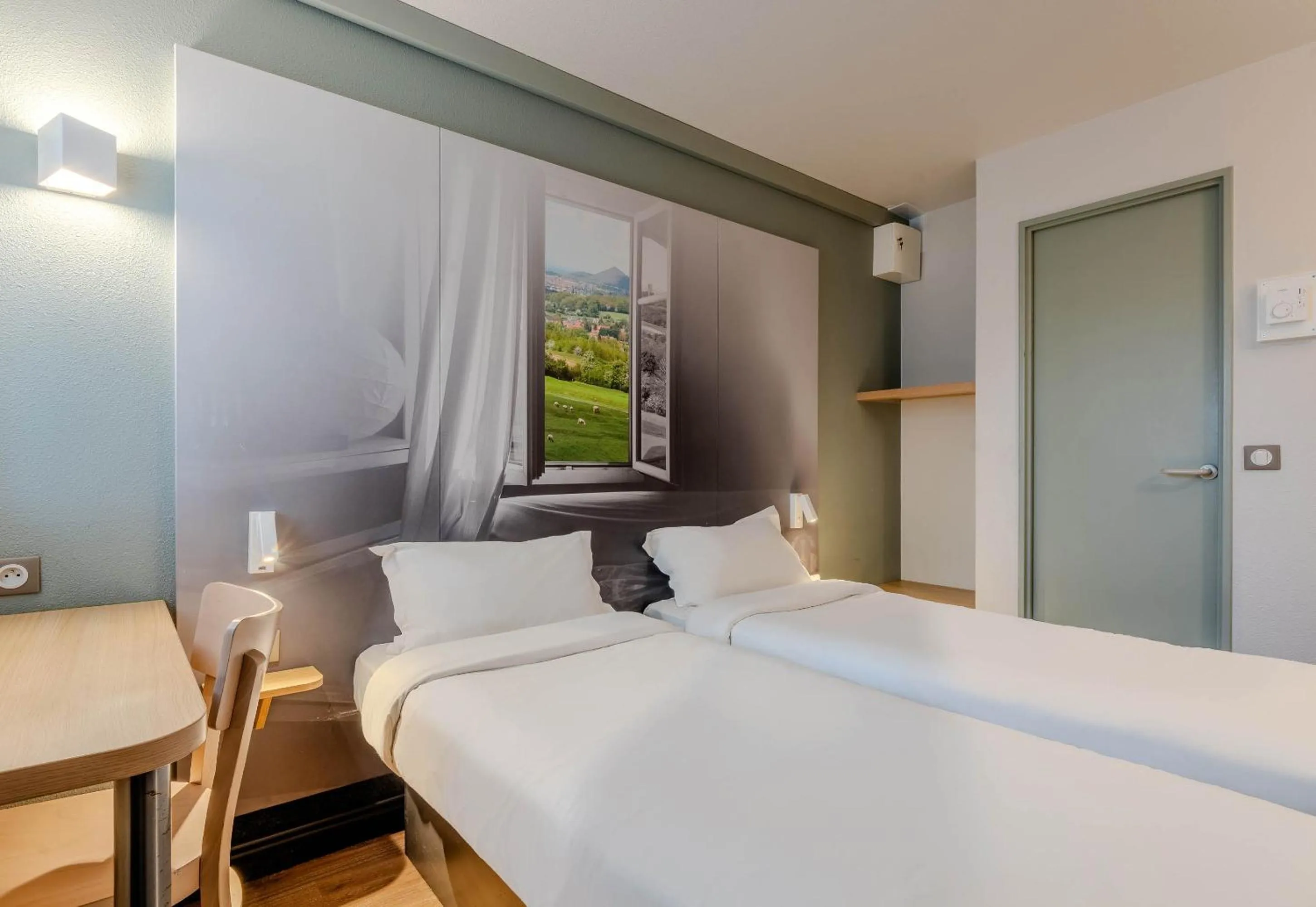 Bedroom, Bed in B&B HOTEL Lens Noyelles-Godault