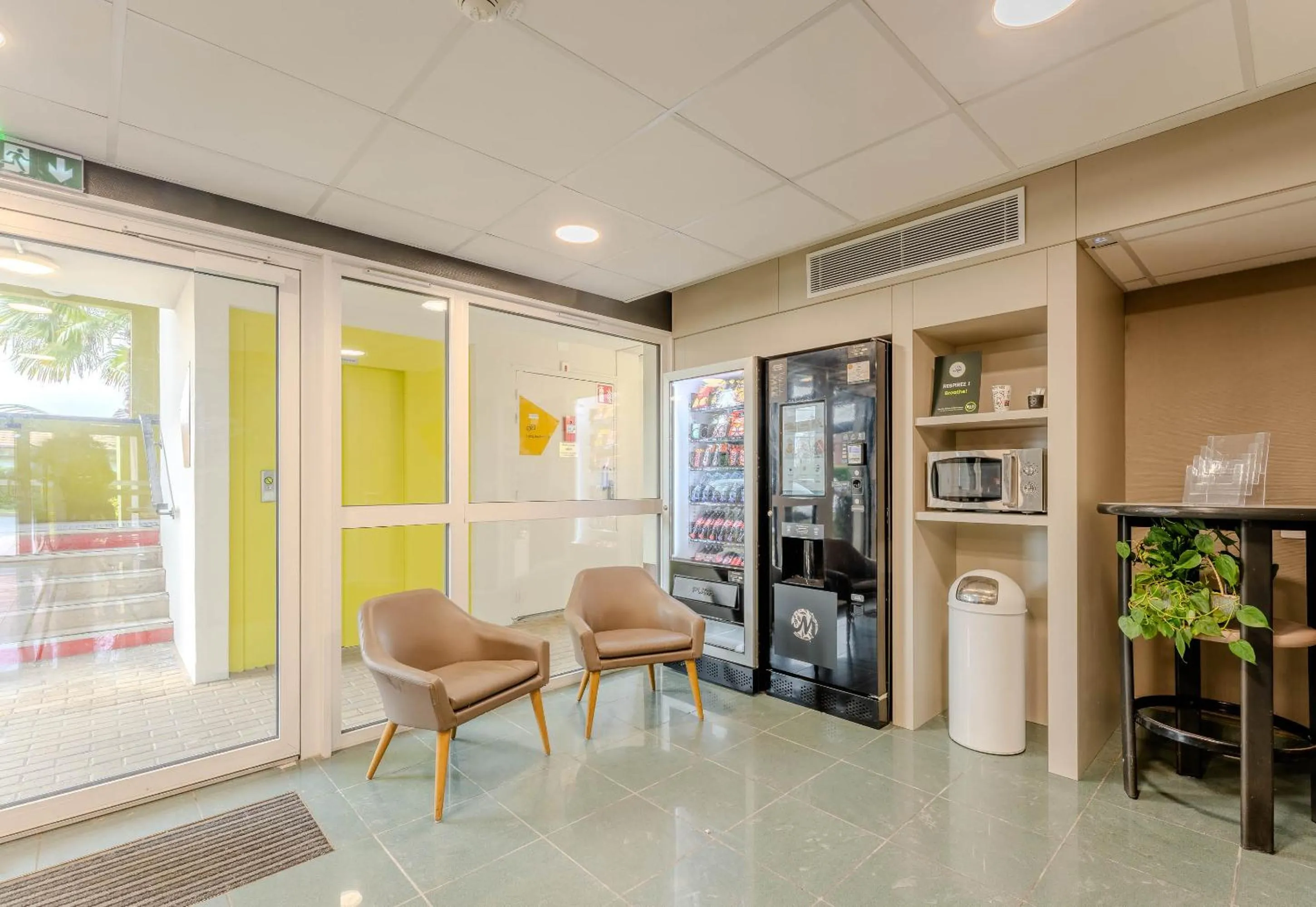 Lobby or reception in B&B HOTEL Lens Noyelles-Godault