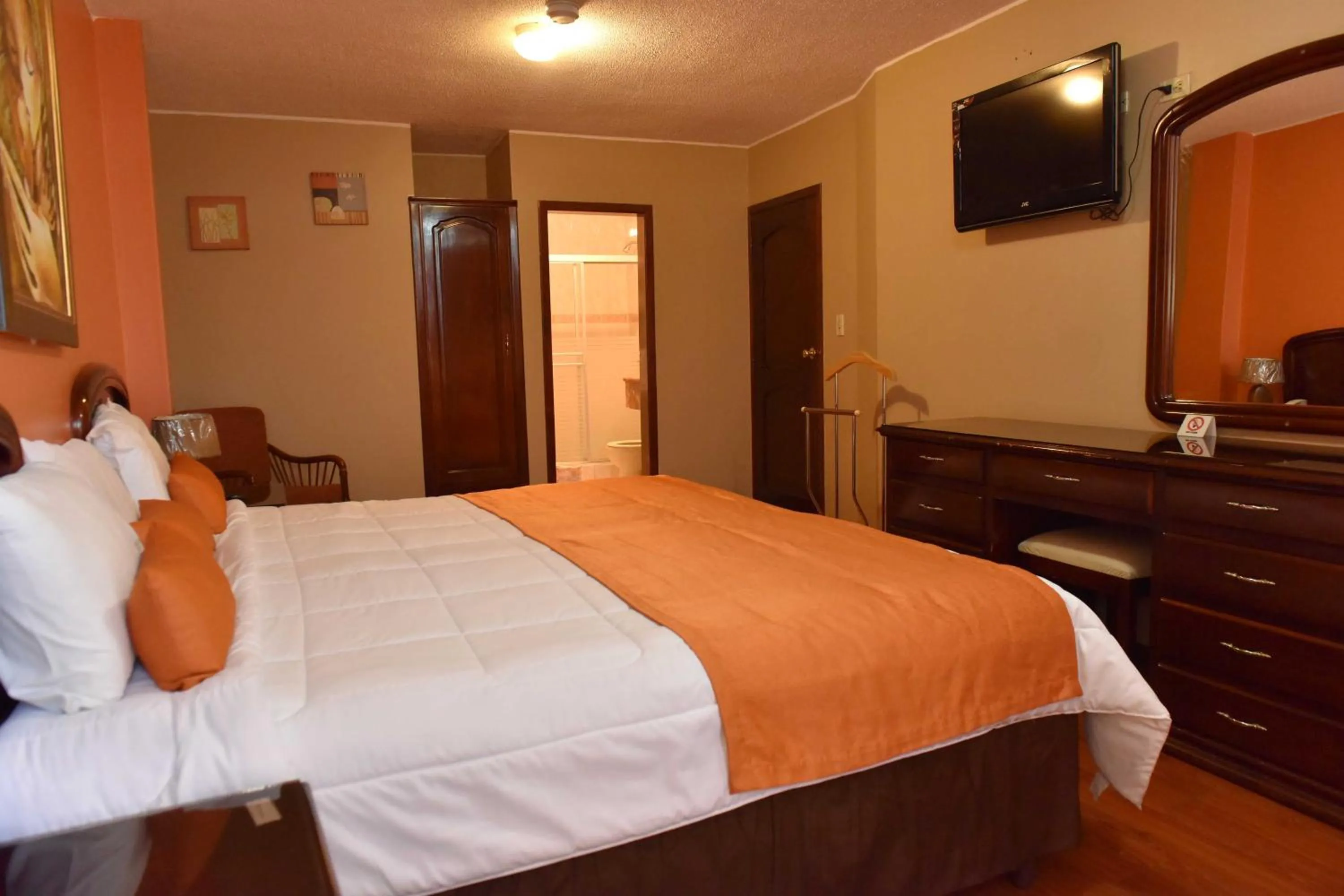 Property building, Bed in Hotel Makroz
