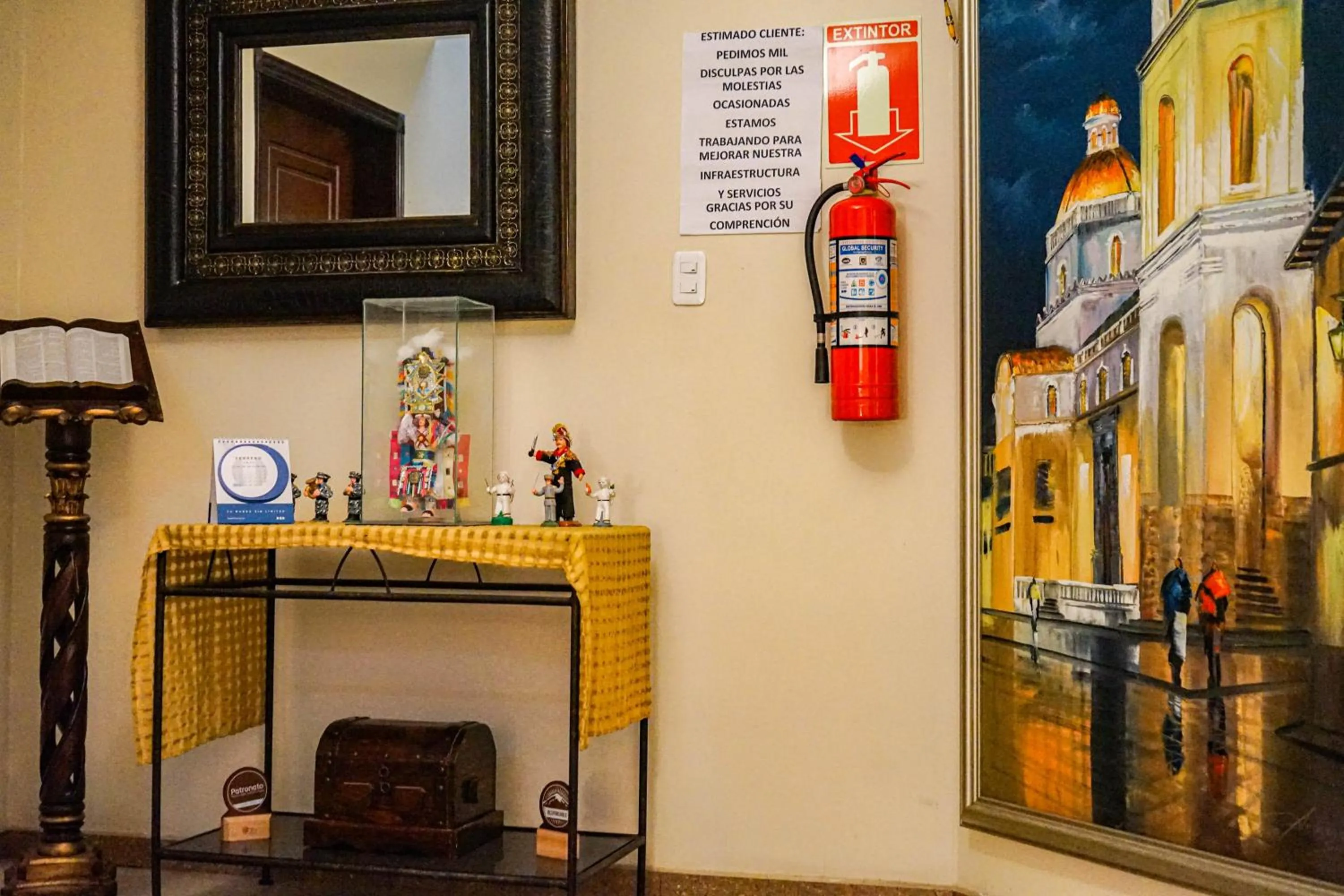 Decorative detail in Hotel Makroz