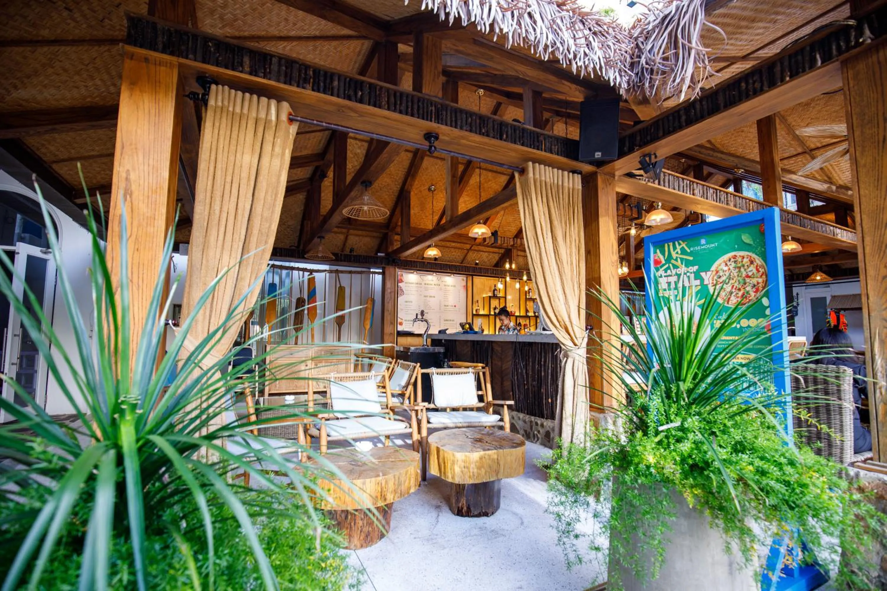 Restaurant/places to eat in Risemount Premier Resort Da Nang